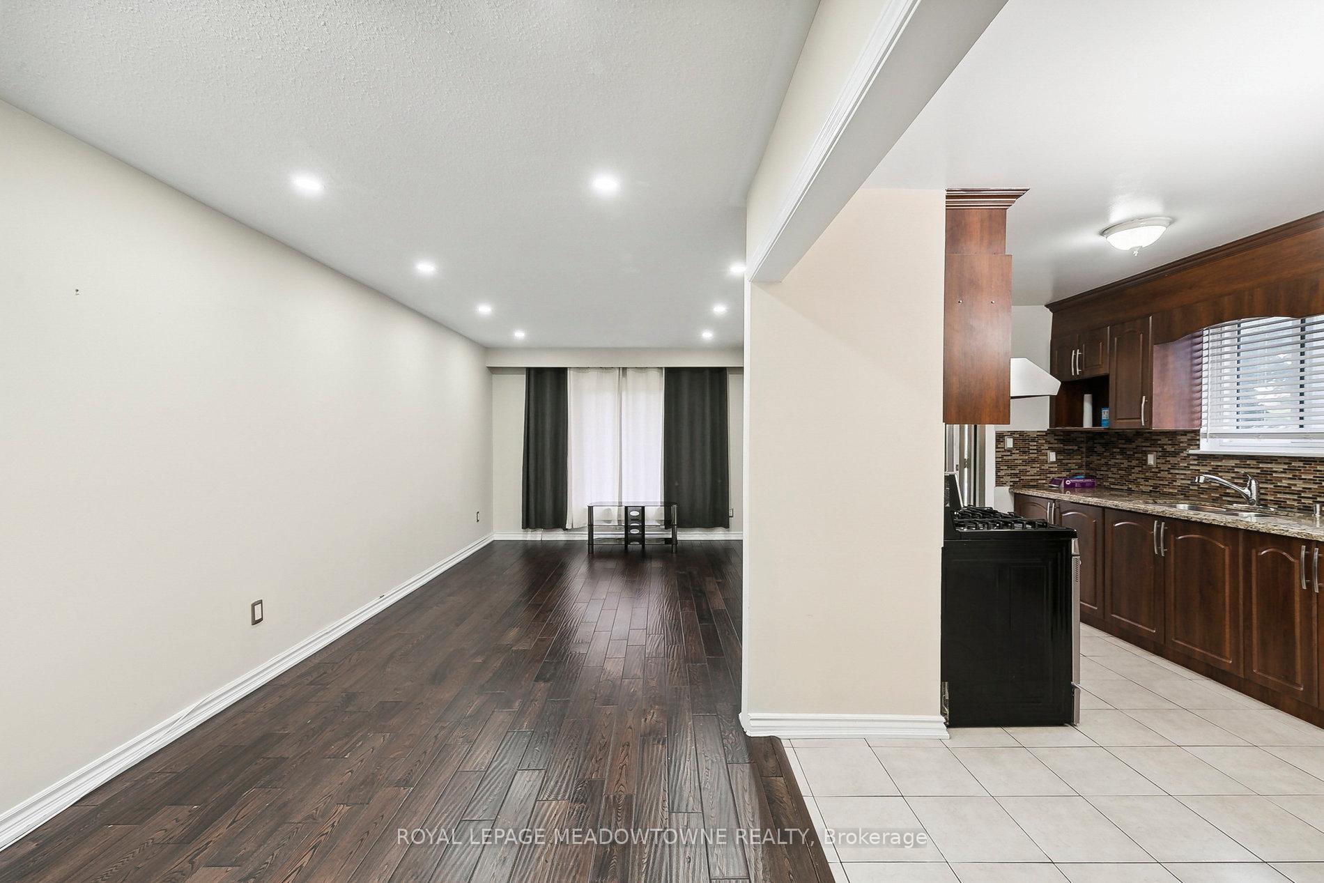 Photo 2 of Unit Upper, 11 Juniper Crescent, Brampton, Northgate — HOMEH