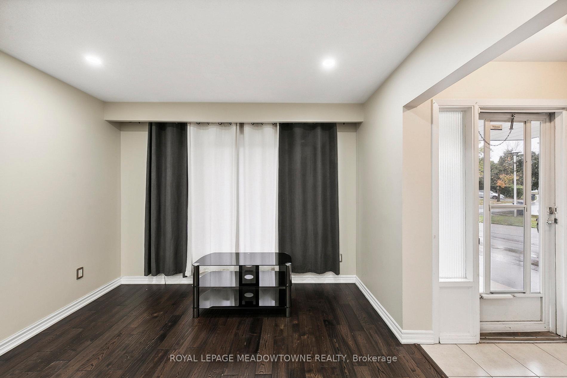 Photo 12 of Unit Upper, 11 Juniper Crescent, Brampton, Northgate — HOMEH