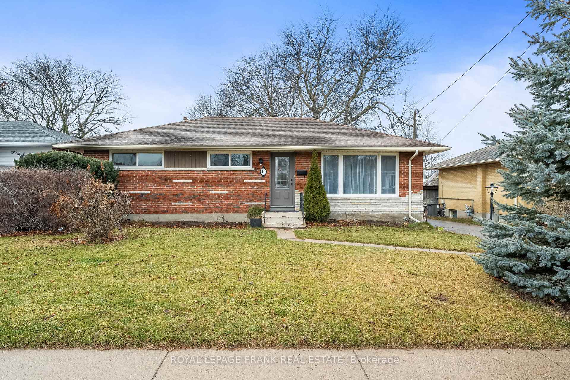 Photo 1 of 40 Athabasca Street, Oshawa, Donevan — HOMEH