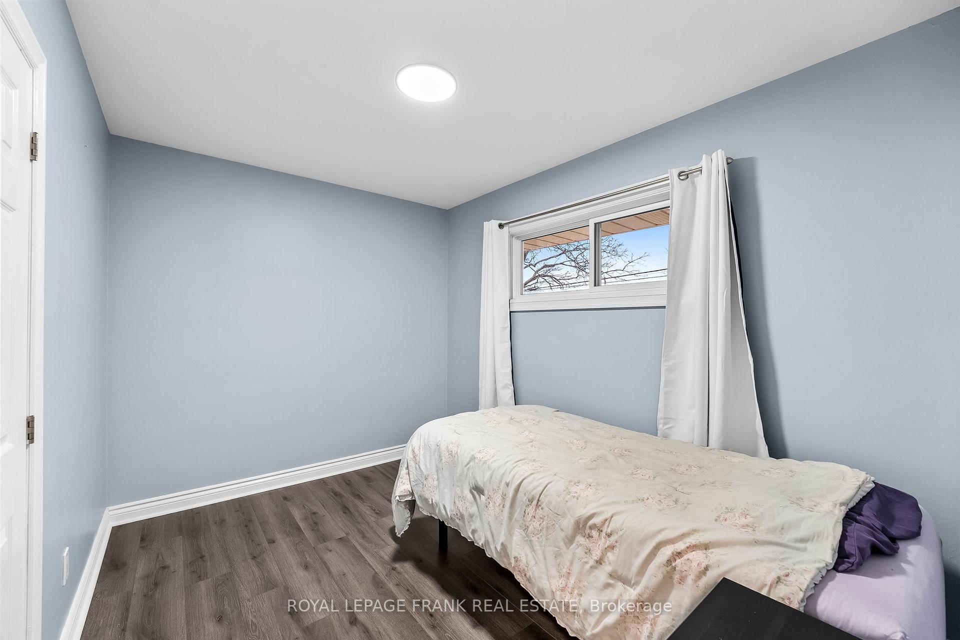 Photo 20 of 40 Athabasca Street, Oshawa, Donevan — HOMEH