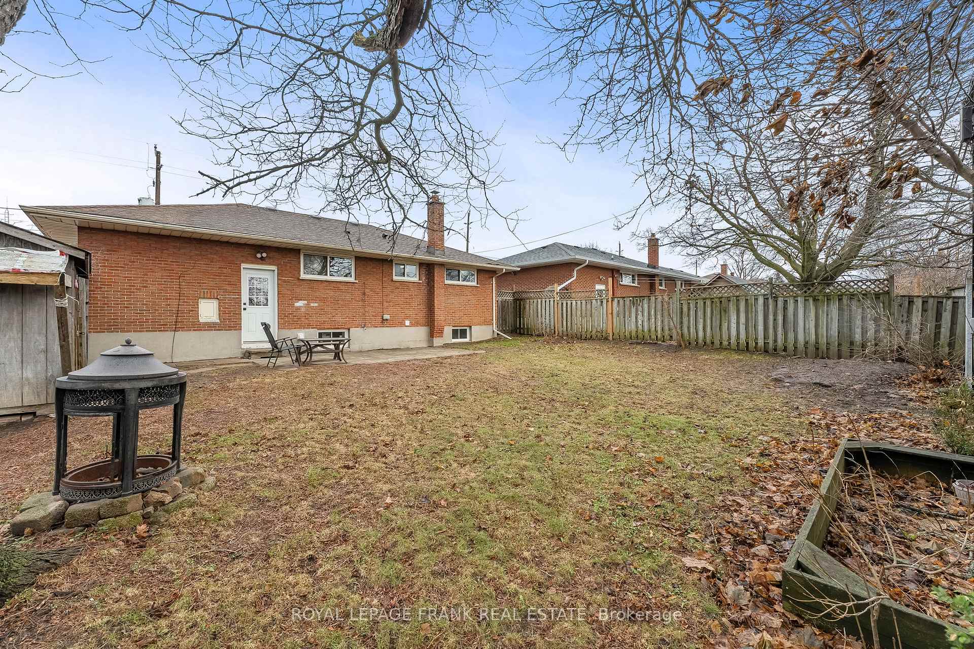 Photo 39 of 40 Athabasca Street, Oshawa, Donevan — HOMEH