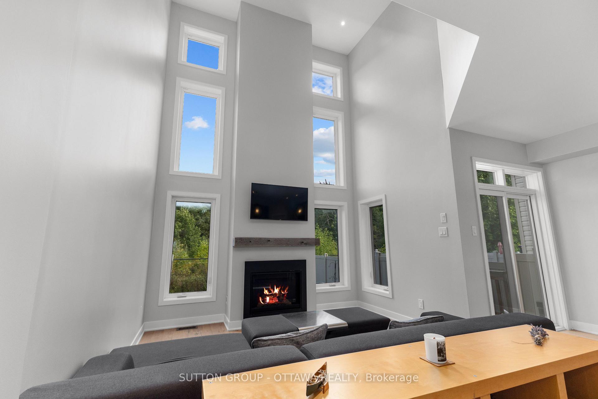 Photo 4 of 536 Rowers Way, Ottawa, Riverside South/Gloucester Glen — HOMEH