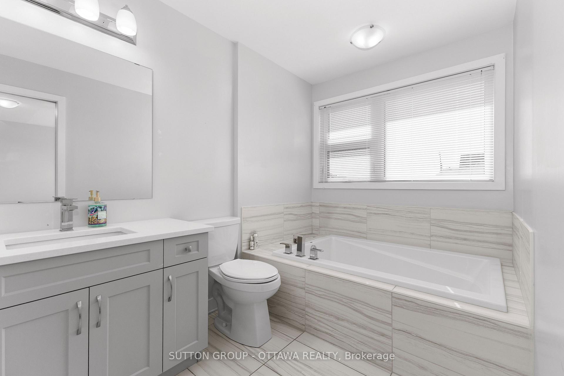 Photo 21 of 536 Rowers Way, Ottawa, Riverside South/Gloucester Glen — HOMEH