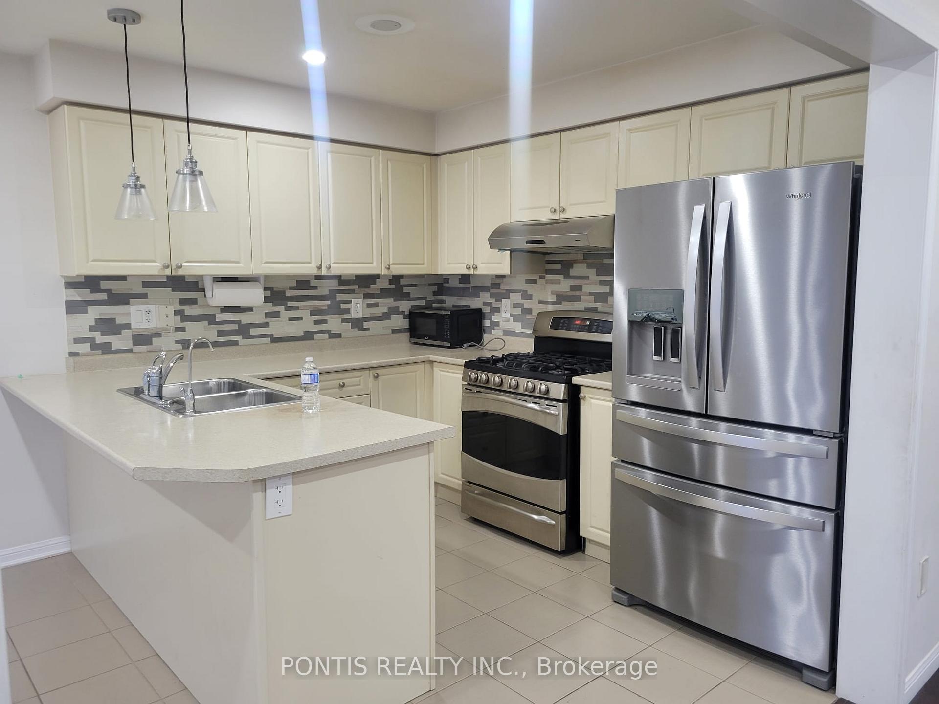 Photo 4 of 25 Berberis Crescent, Brampton, Northwest Brampton — HOMEH