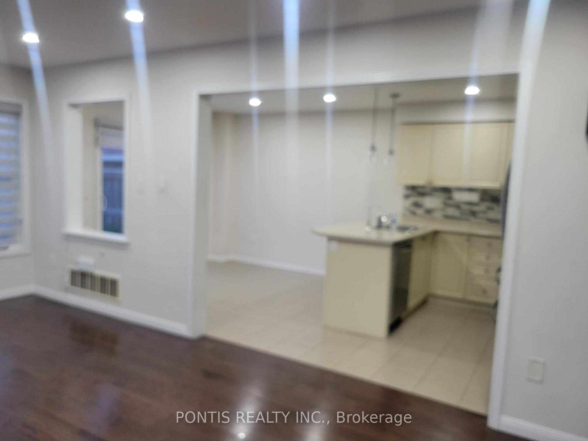 Photo 5 of 25 Berberis Crescent, Brampton, Northwest Brampton — HOMEH