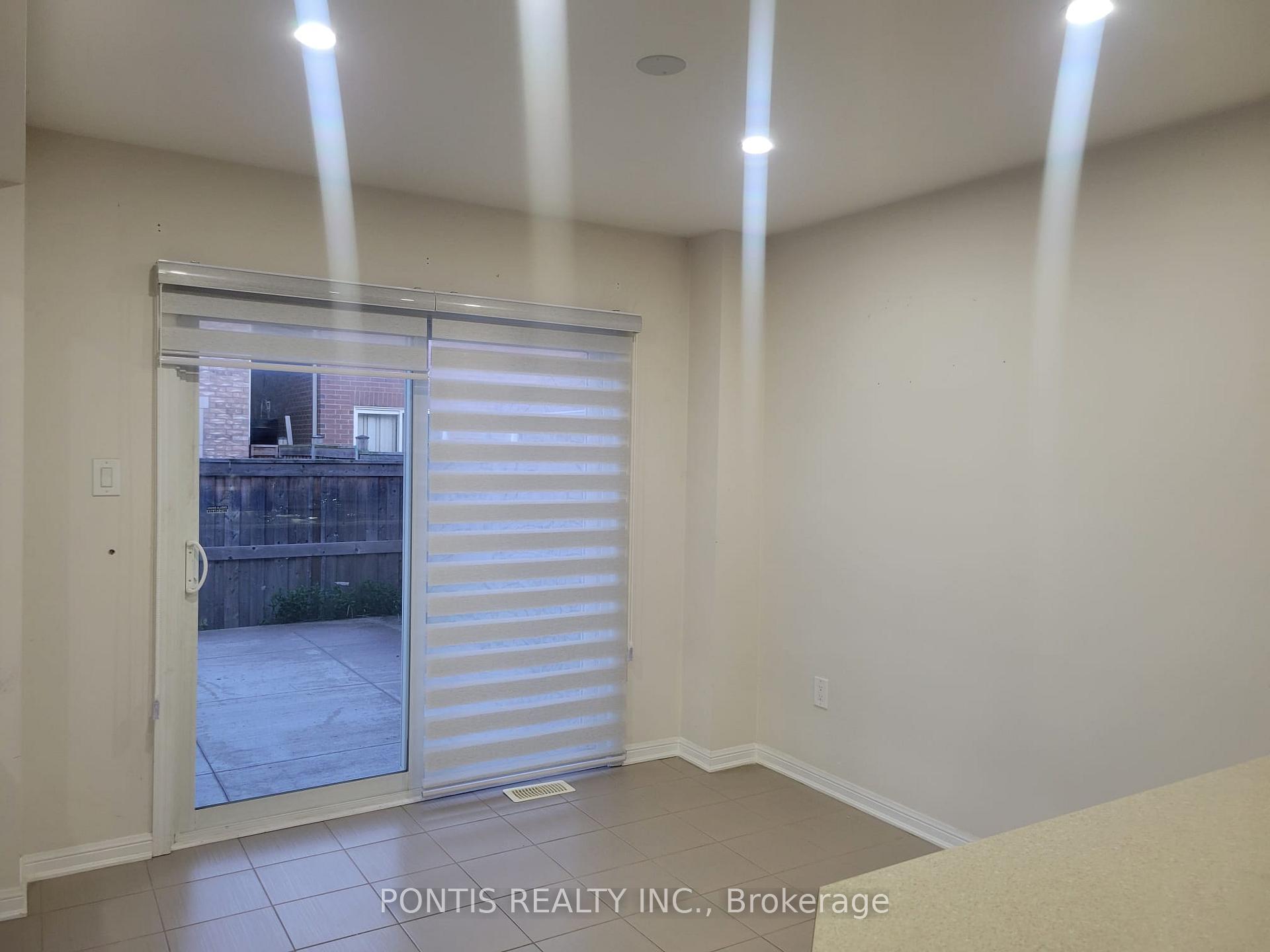 Photo 6 of 25 Berberis Crescent, Brampton, Northwest Brampton — HOMEH