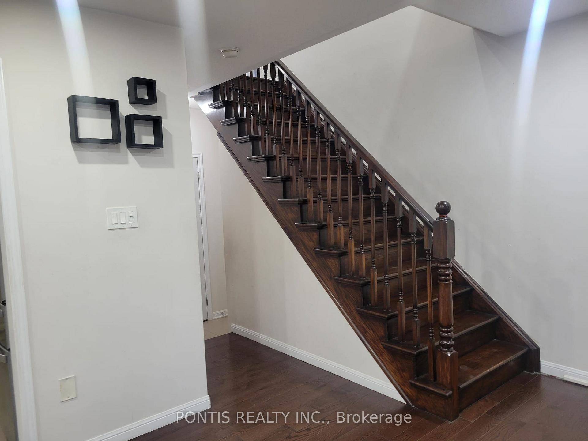 Photo 7 of 25 Berberis Crescent, Brampton, Northwest Brampton — HOMEH