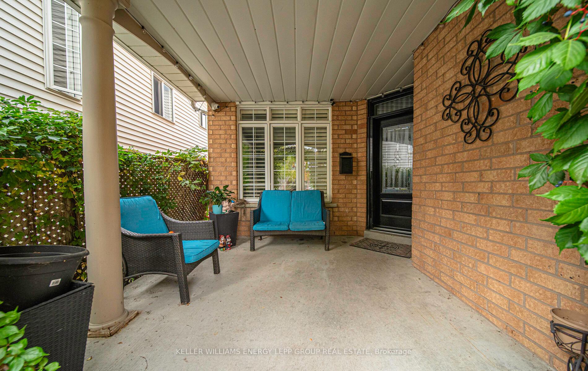 Photo 4 of 1168 Springbank Drive, Oshawa, Pinecrest — HOMEH