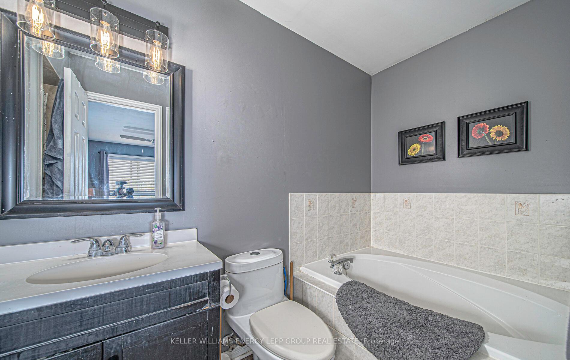 Photo 20 of 1168 Springbank Drive, Oshawa, Pinecrest — HOMEH