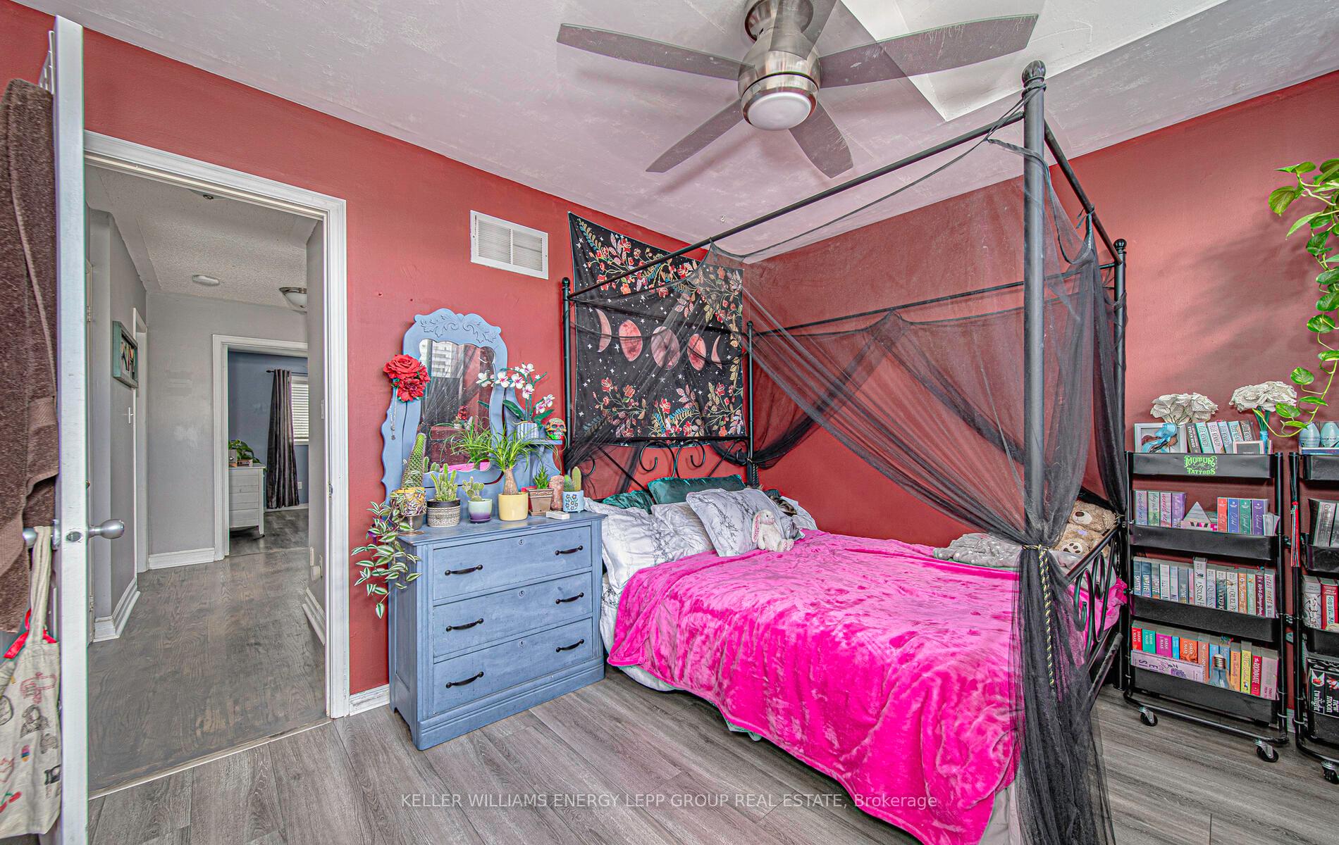Photo 24 of 1168 Springbank Drive, Oshawa, Pinecrest — HOMEH