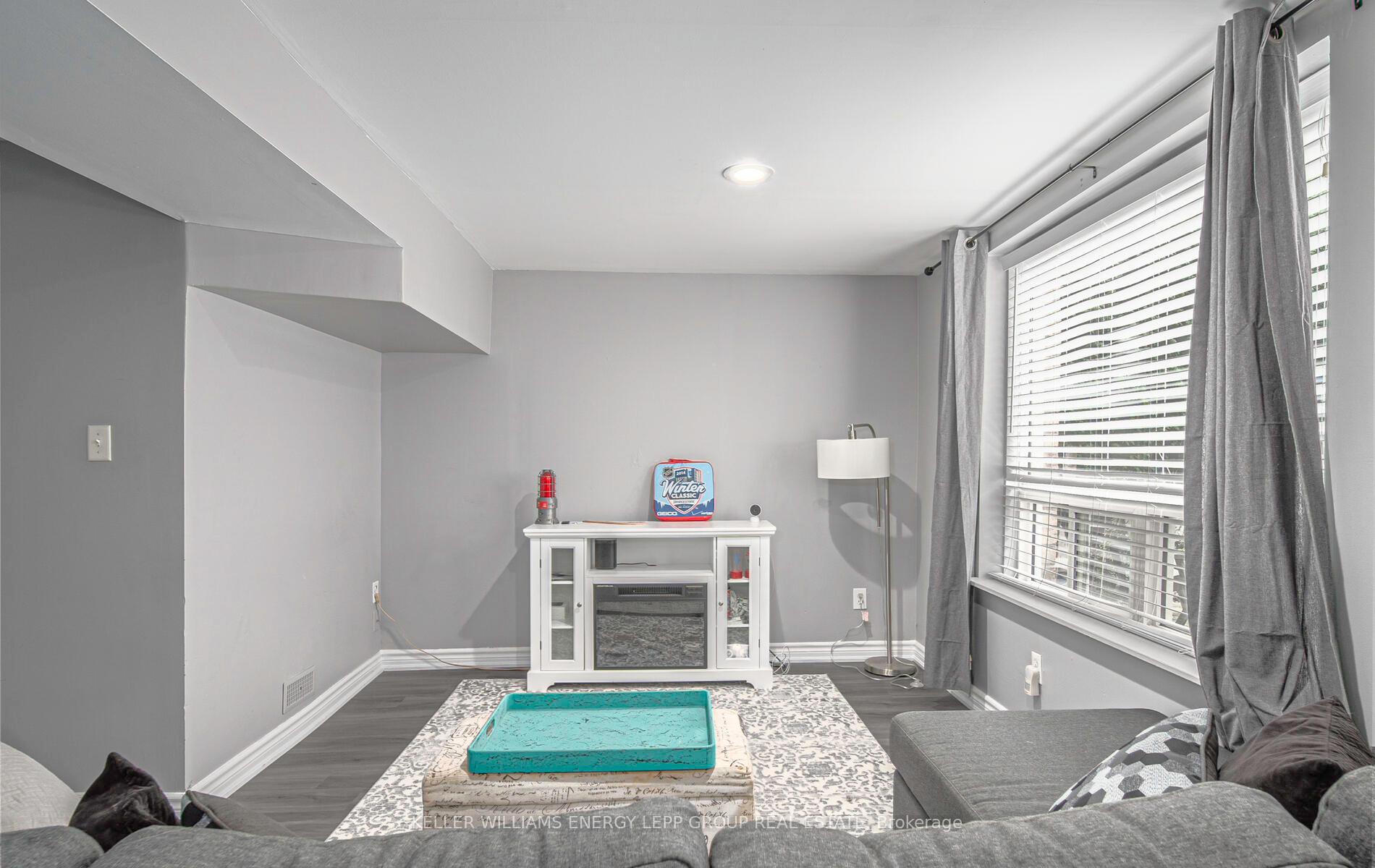 Photo 28 of 1168 Springbank Drive, Oshawa, Pinecrest — HOMEH