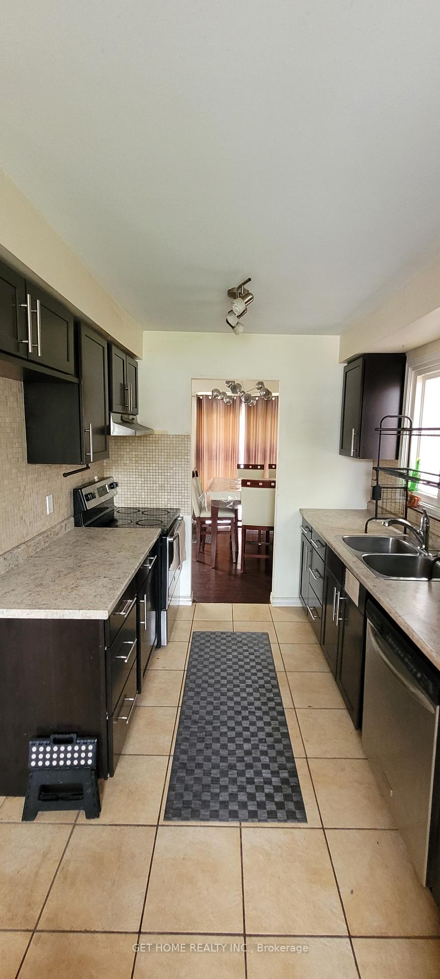 Photo 10 of 54 Dobson Drive, Ajax, Central — HOMEH