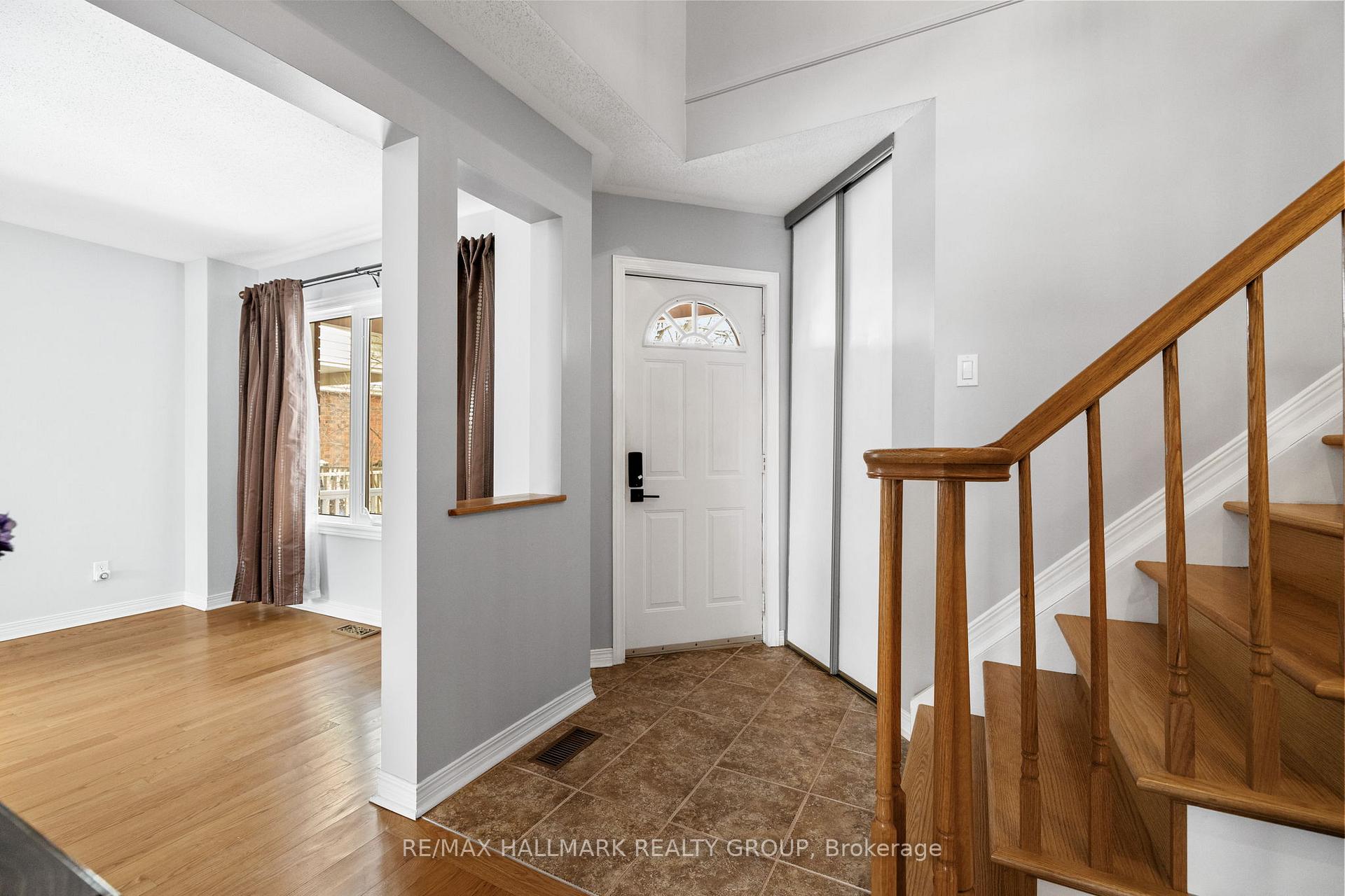 Photo 3 of 9 Merner Avenue, Ottawa, Barrhaven - Cedargrove/Fraserdale — HOMEH