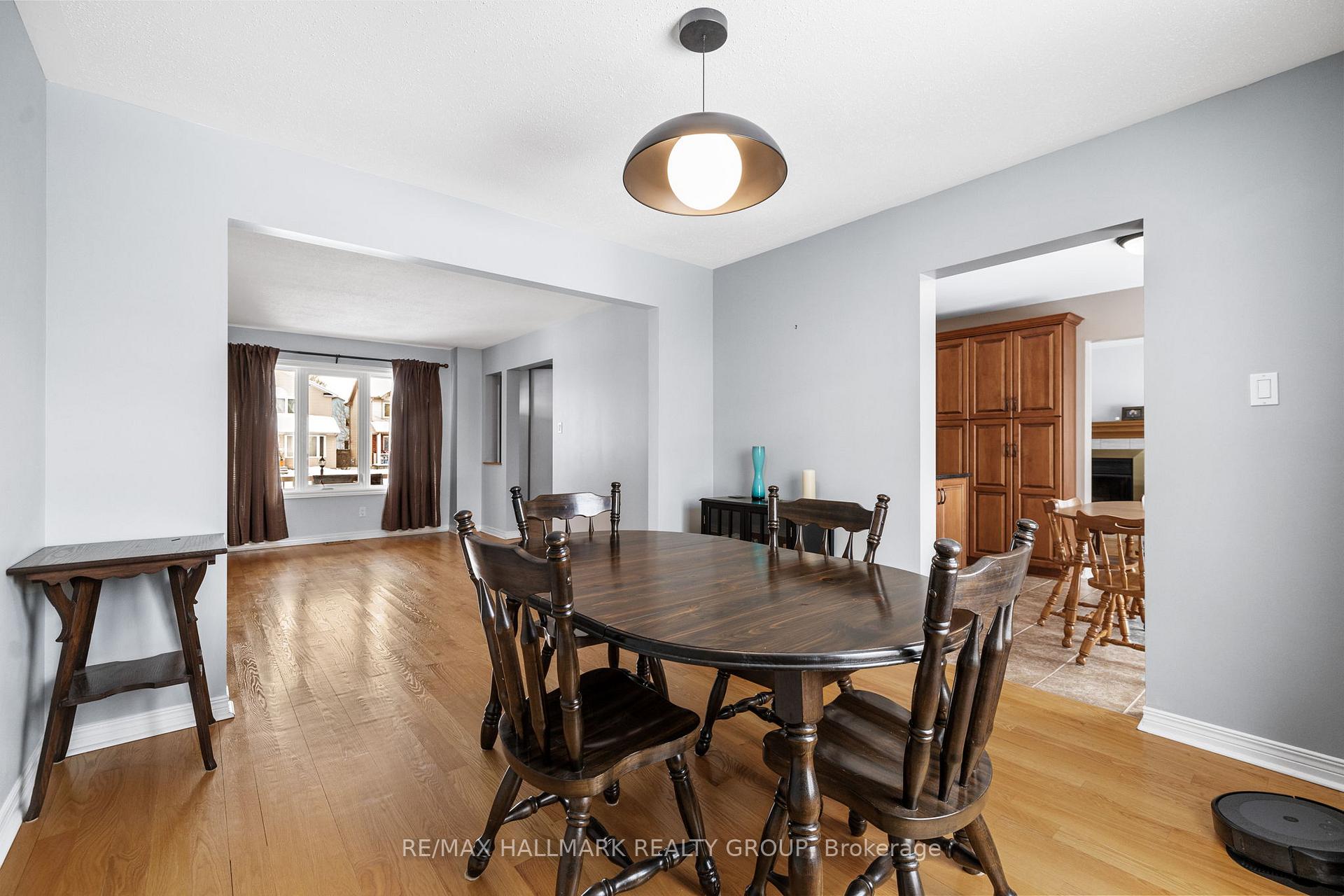 Photo 5 of 9 Merner Avenue, Ottawa, Barrhaven - Cedargrove/Fraserdale — HOMEH