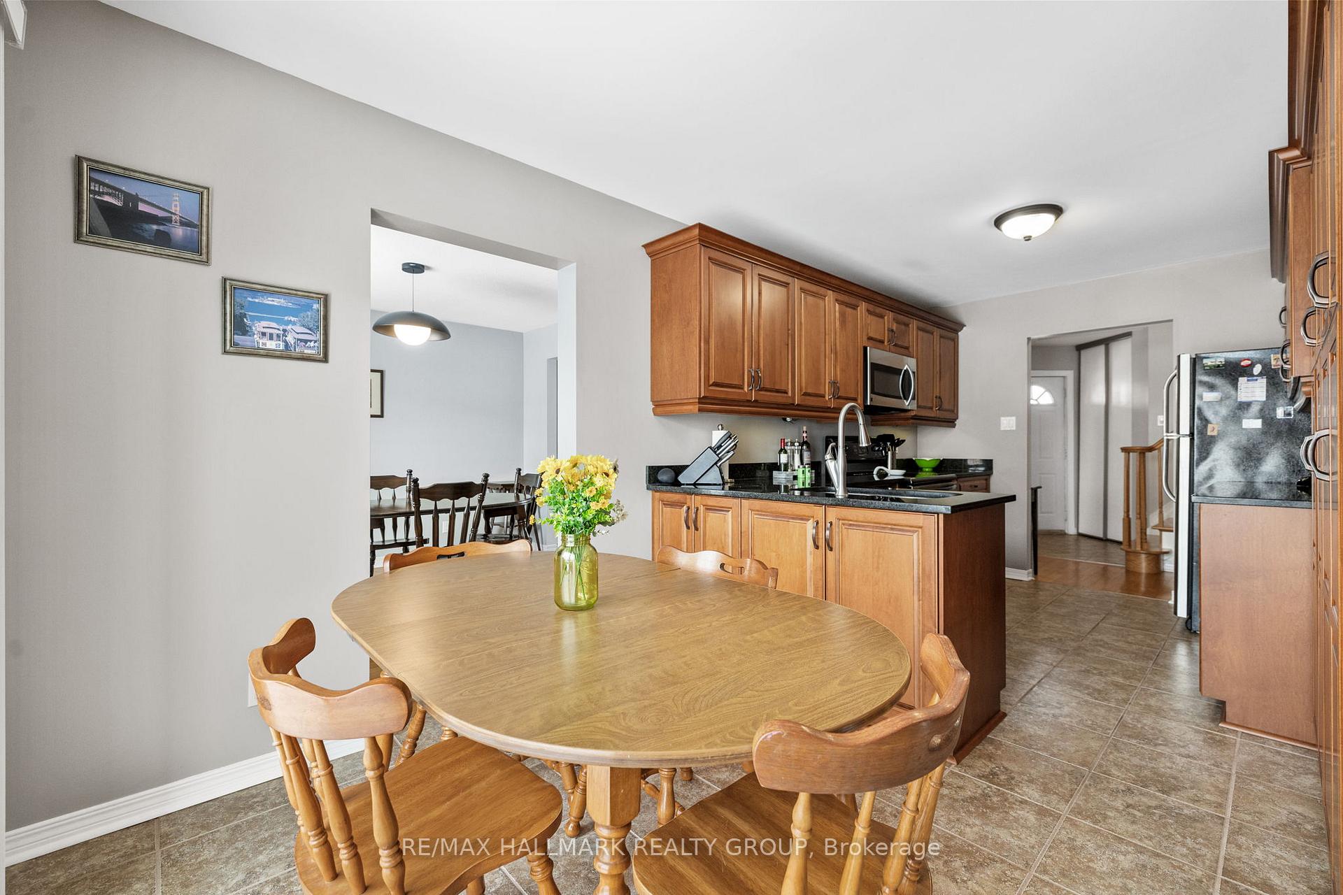 Photo 6 of 9 Merner Avenue, Ottawa, Barrhaven - Cedargrove/Fraserdale — HOMEH