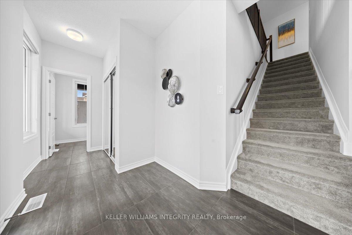 Photo 4 of 496 Alcor Terrace, Ottawa, Barrhaven - Half Moon Bay — HOMEH
