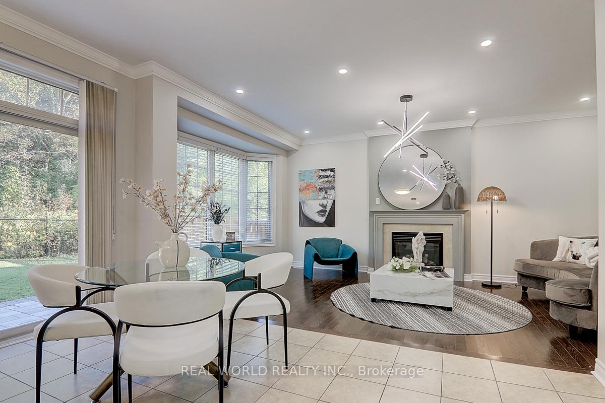 Photo 3 of 142 Riding Mountain Drive, Richmond Hill, Jefferson — HOMEH