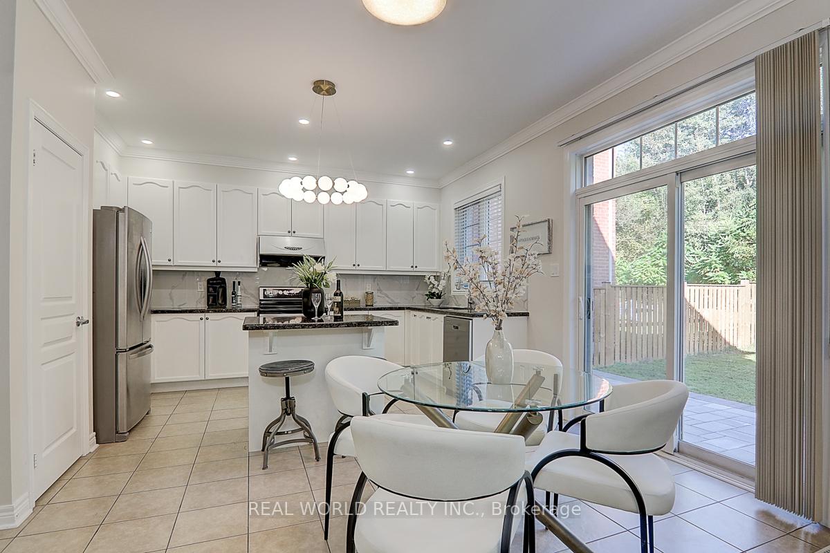 Photo 5 of 142 Riding Mountain Drive, Richmond Hill, Jefferson — HOMEH