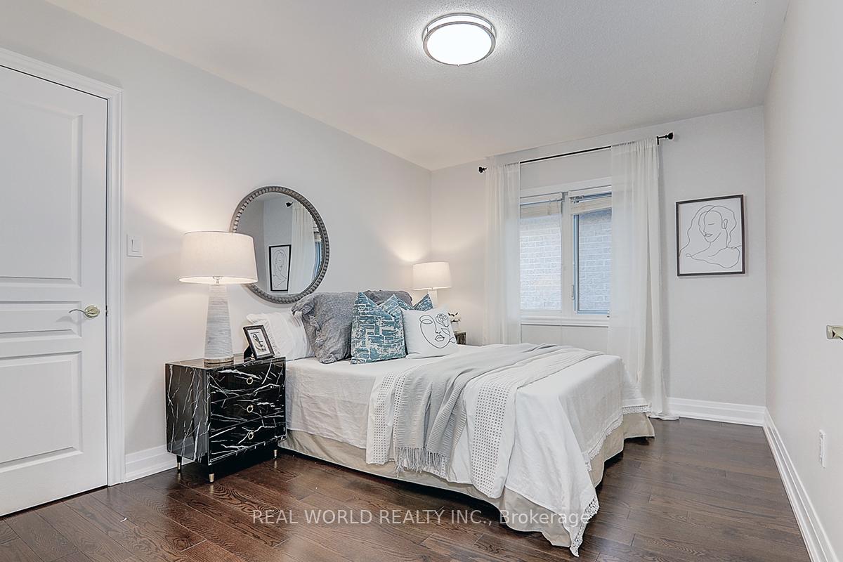 Photo 11 of 142 Riding Mountain Drive, Richmond Hill, Jefferson — HOMEH