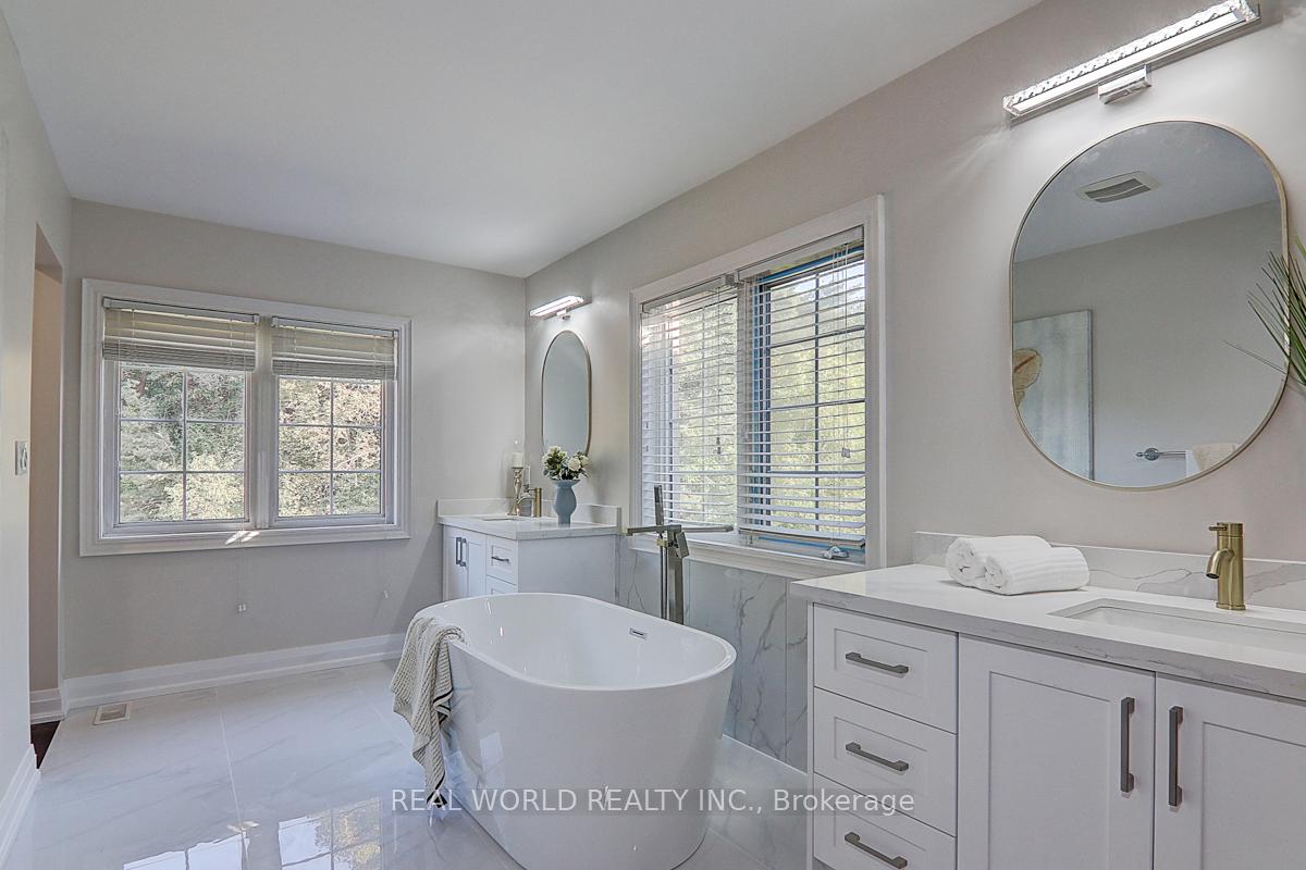 Photo 17 of 142 Riding Mountain Drive, Richmond Hill, Jefferson — HOMEH