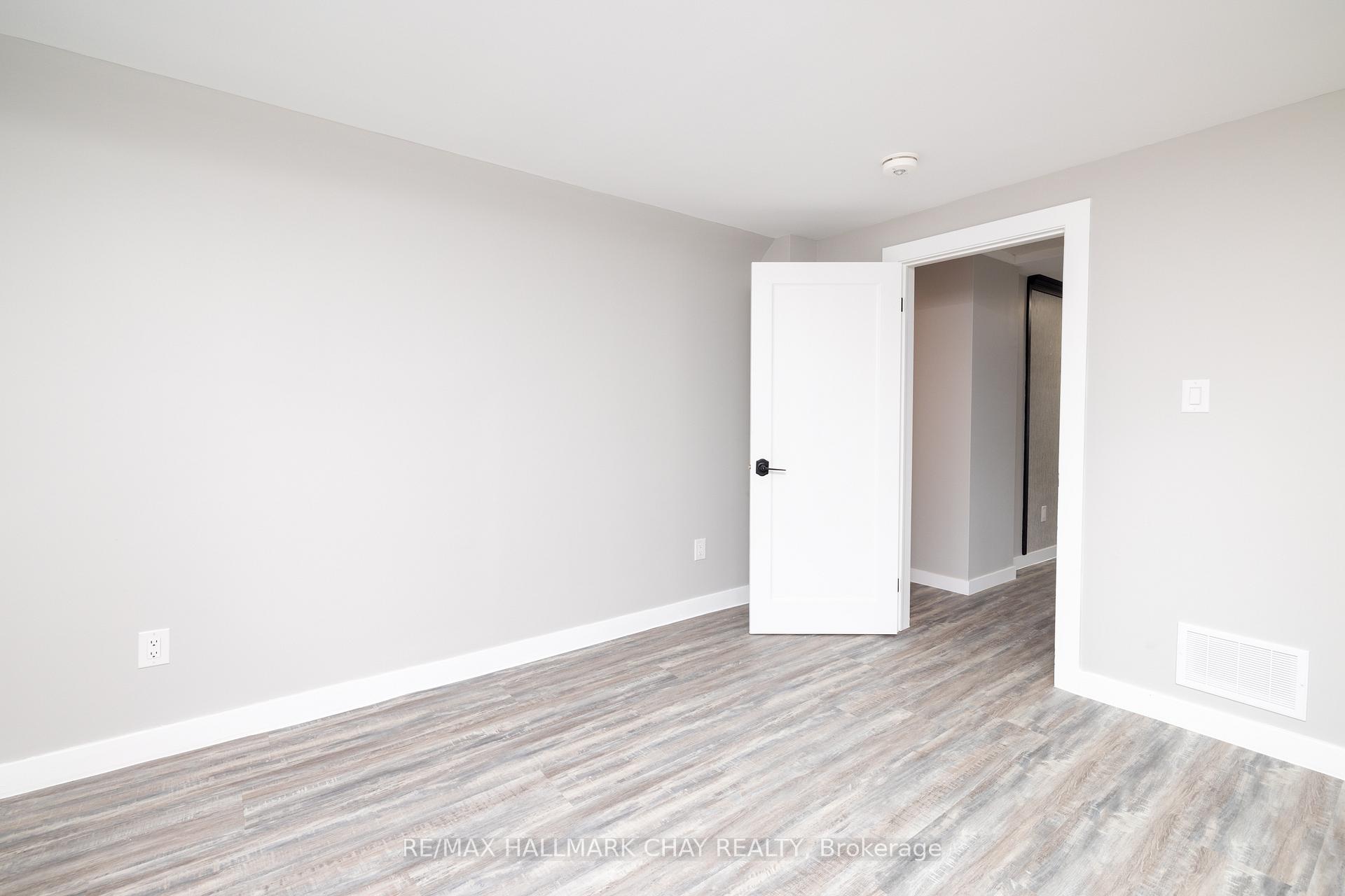 Photo 7 of 9 Gunn Street, Barrie, Wellington — HOMEH