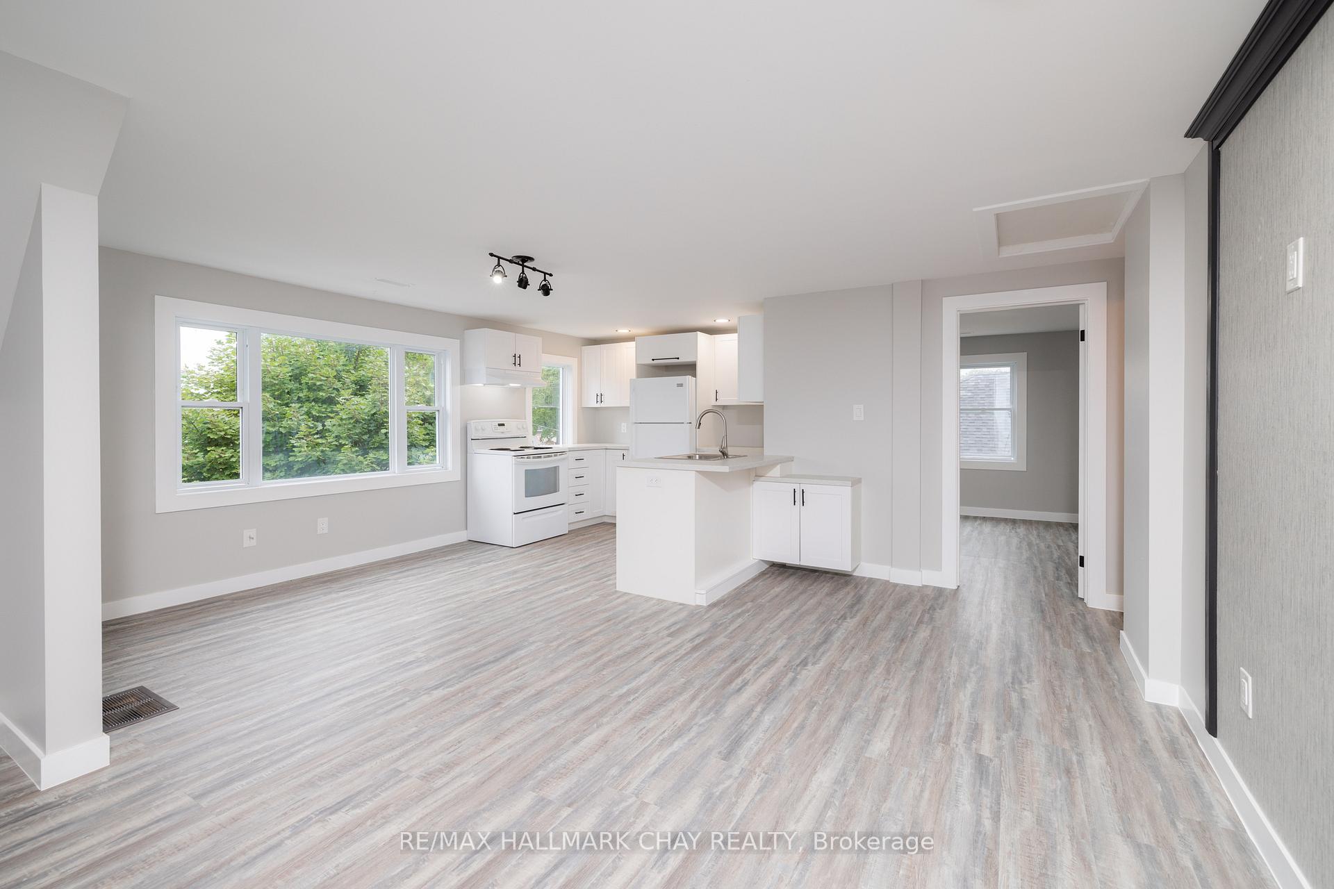 Photo 8 of 9 Gunn Street, Barrie, Wellington — HOMEH