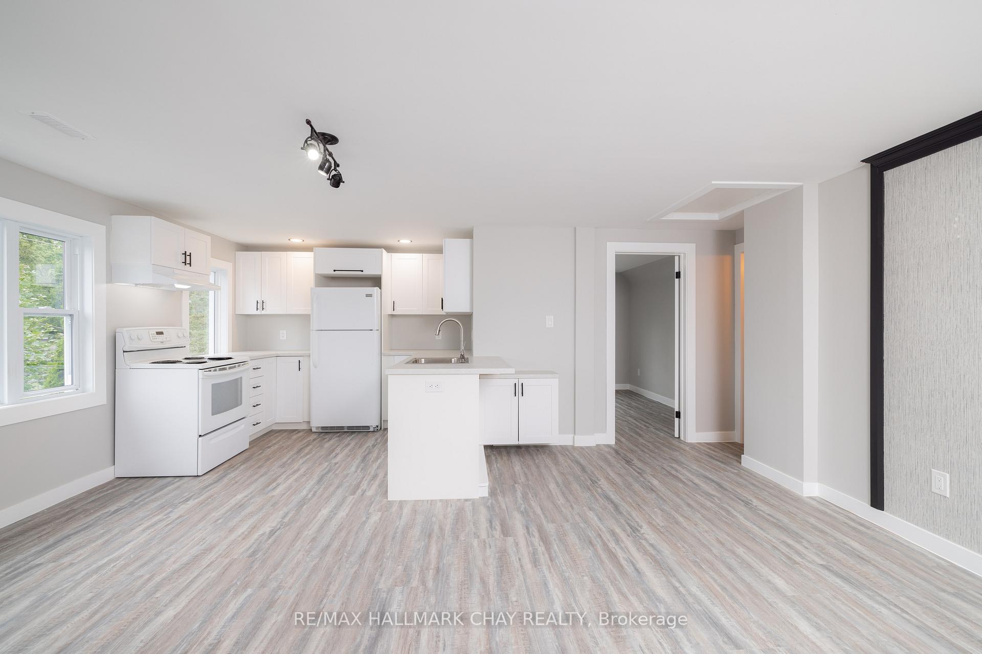 Photo 11 of 9 Gunn Street, Barrie, Wellington — HOMEH
