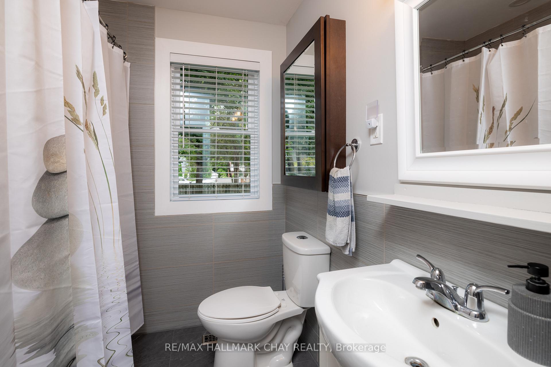 Photo 20 of 9 Gunn Street, Barrie, Wellington — HOMEH