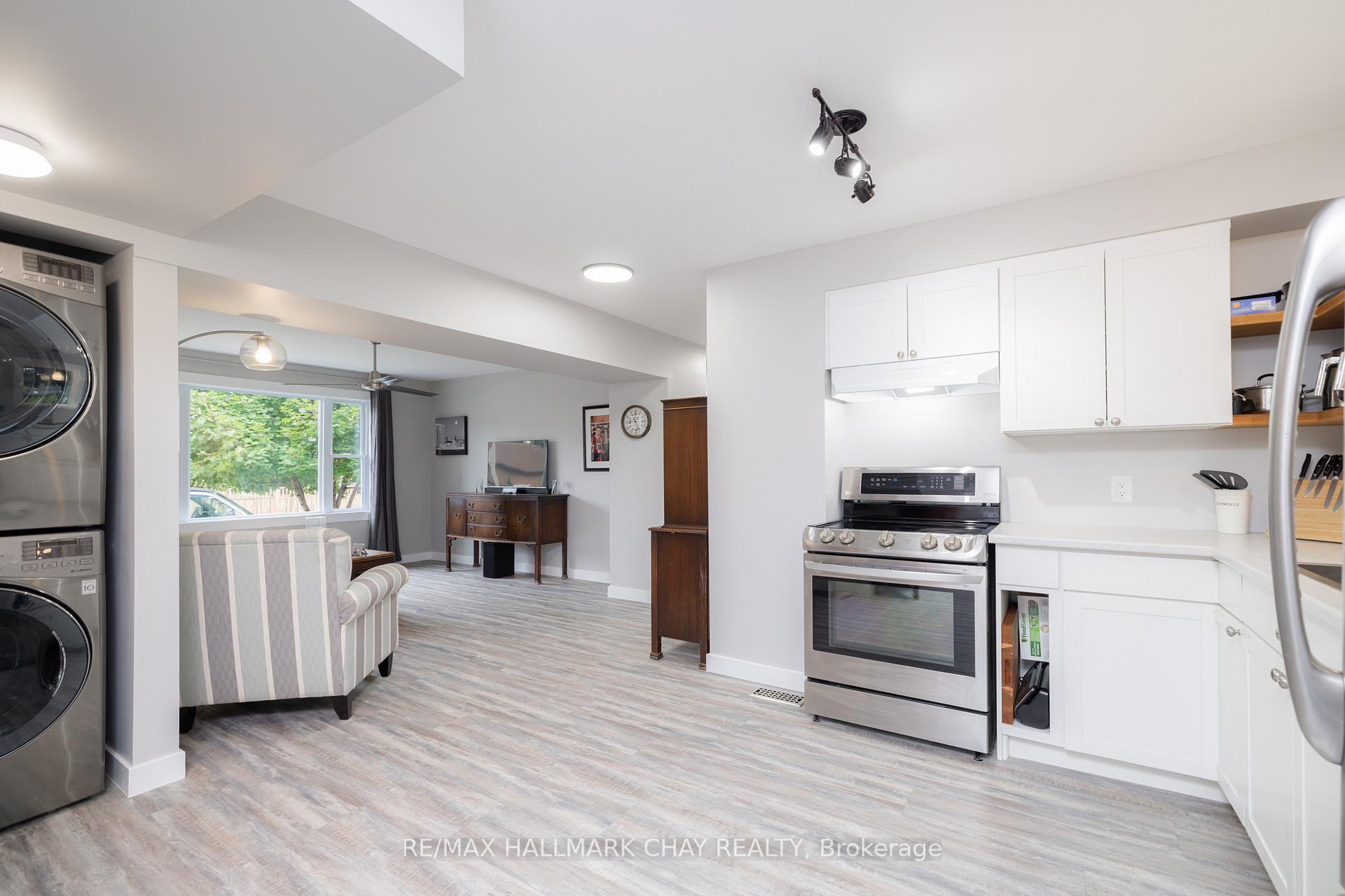 Photo 24 of 9 Gunn Street, Barrie, Wellington — HOMEH