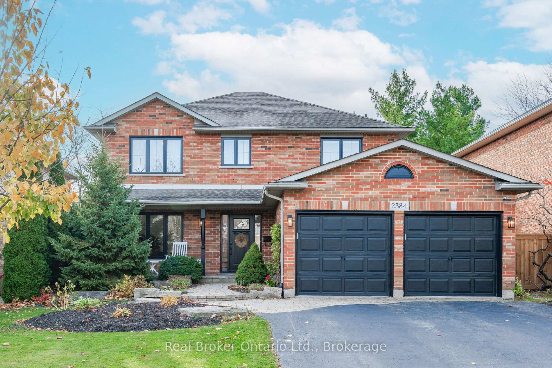 Photo 1 of 2384 Cummins Lane, Burlington, Brant Hills — HOMEH