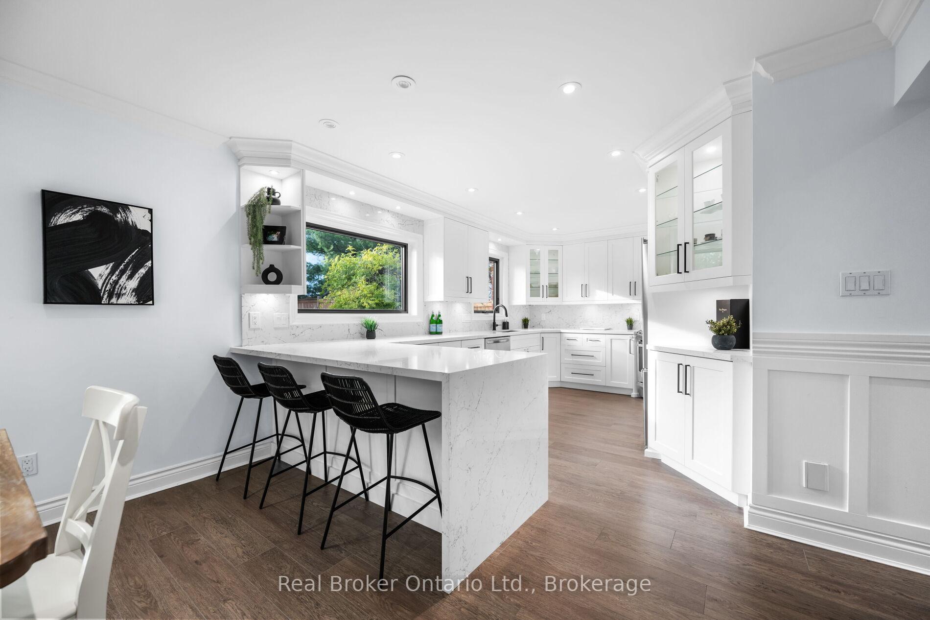 Photo 8 of 2384 Cummins Lane, Burlington, Brant Hills — HOMEH