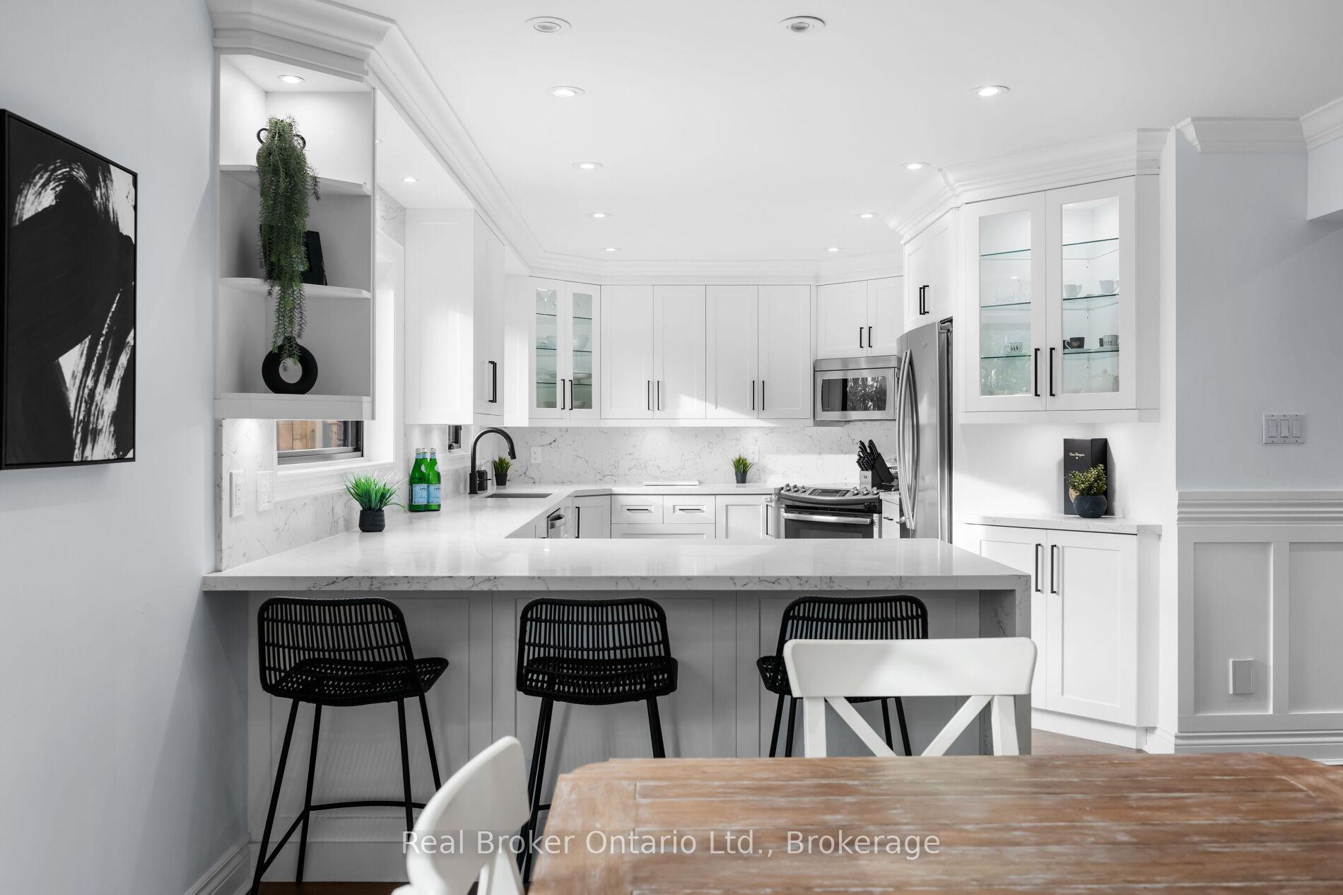 Photo 9 of 2384 Cummins Lane, Burlington, Brant Hills — HOMEH