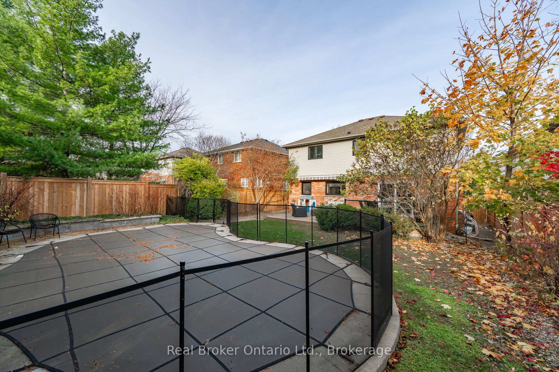 Photo 36 of 2384 Cummins Lane, Burlington, Brant Hills — HOMEH