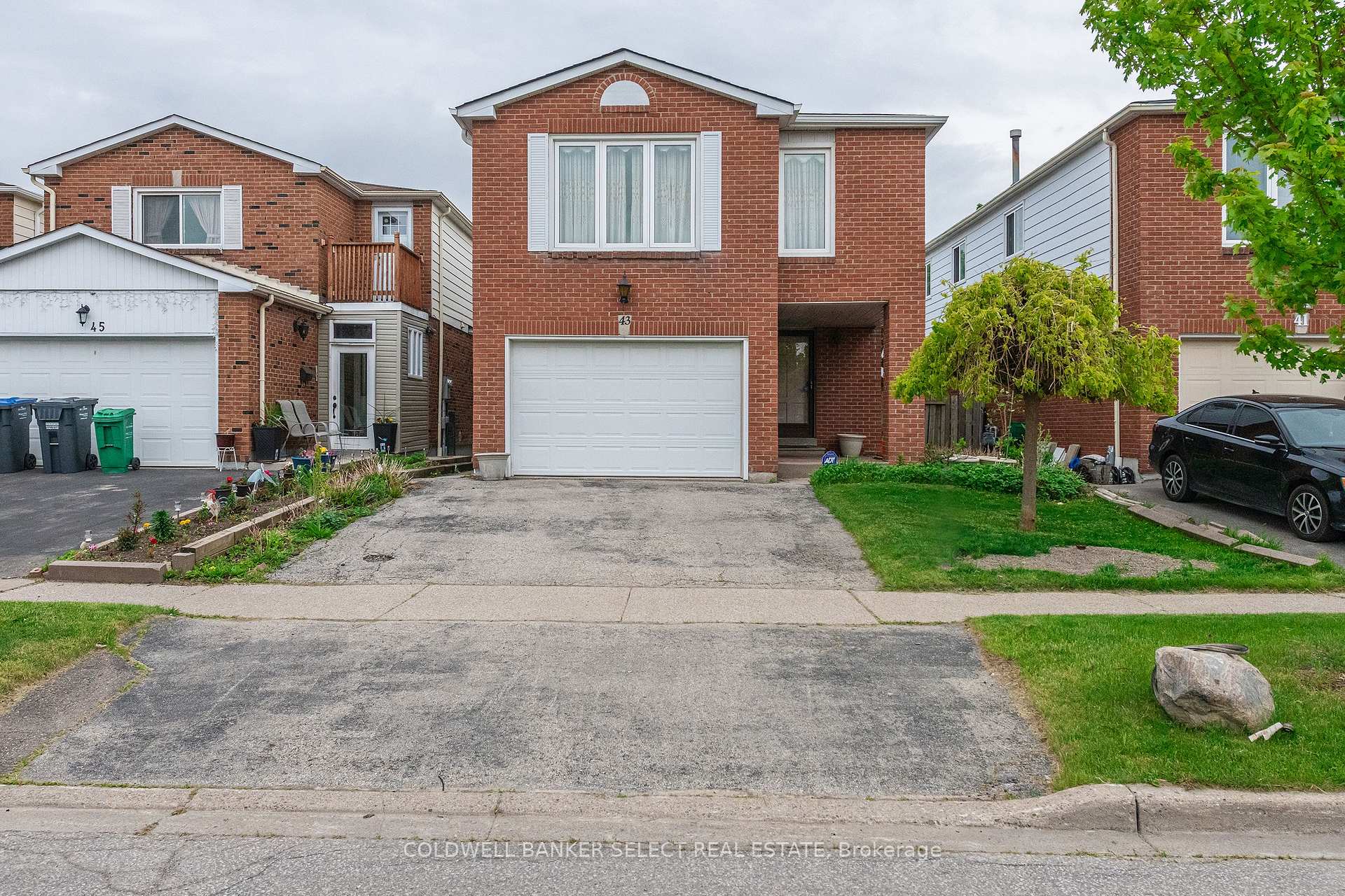 Photo 1 of 43 Morton Way, Brampton, Fletcher's West — HOMEH