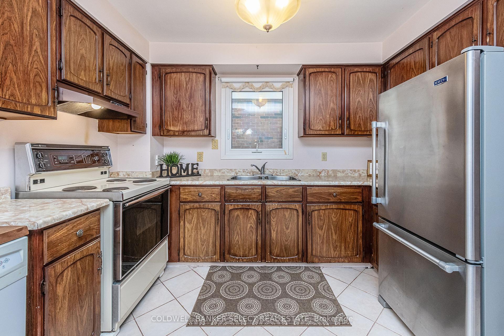 Photo 42 of 43 Morton Way, Brampton, Fletcher's West — HOMEH