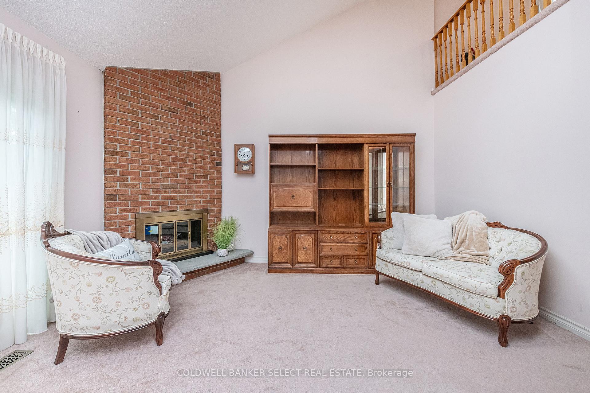 Photo 11 of 43 Morton Way, Brampton, Fletcher's West — HOMEH