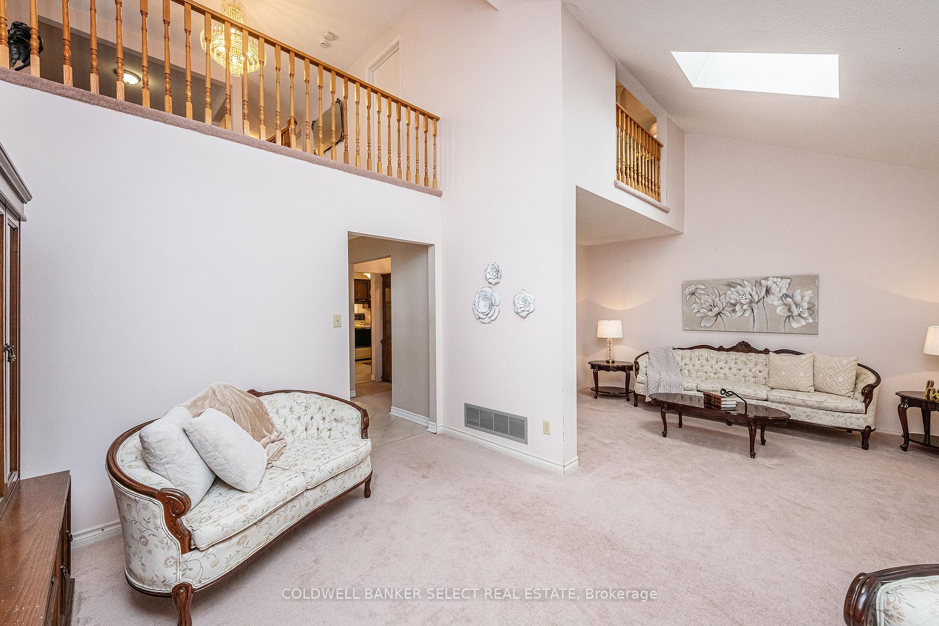 Photo 13 of 43 Morton Way, Brampton, Fletcher's West — HOMEH