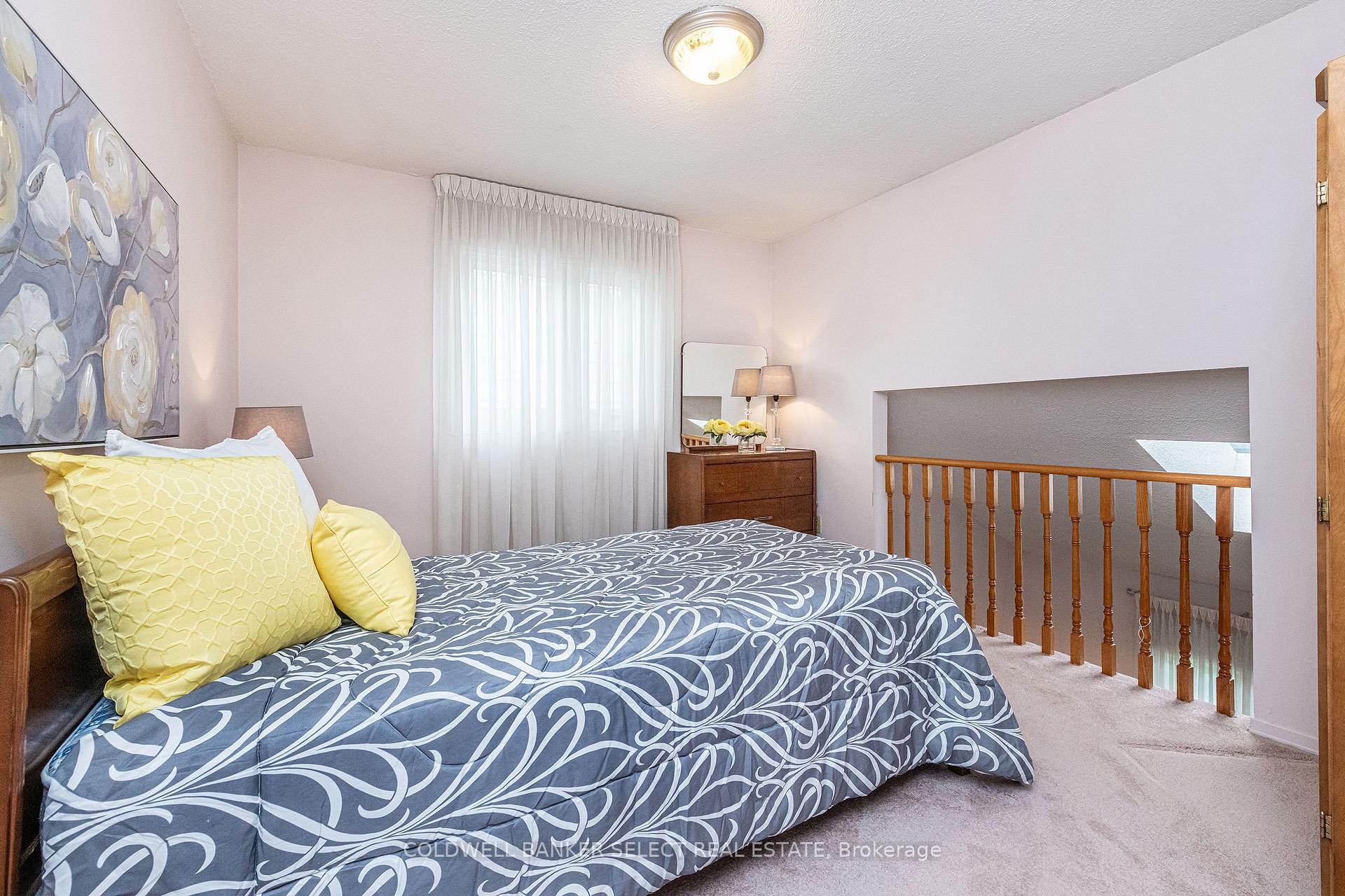 Photo 17 of 43 Morton Way, Brampton, Fletcher's West — HOMEH