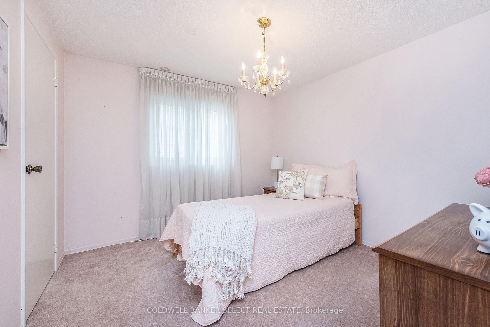Photo 40 of 43 Morton Way, Brampton, Fletcher's West — HOMEH