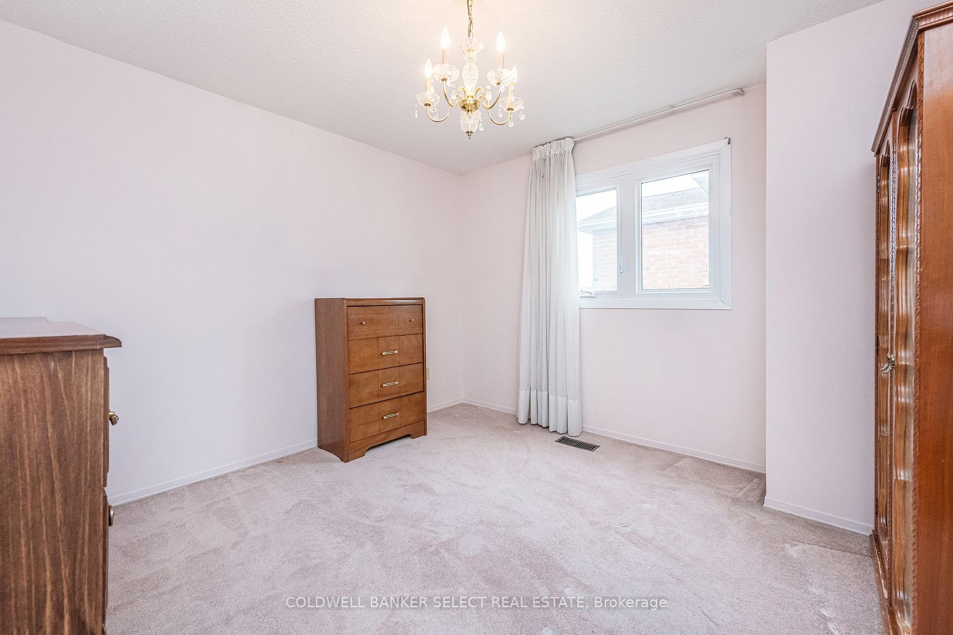 Photo 23 of 43 Morton Way, Brampton, Fletcher's West — HOMEH