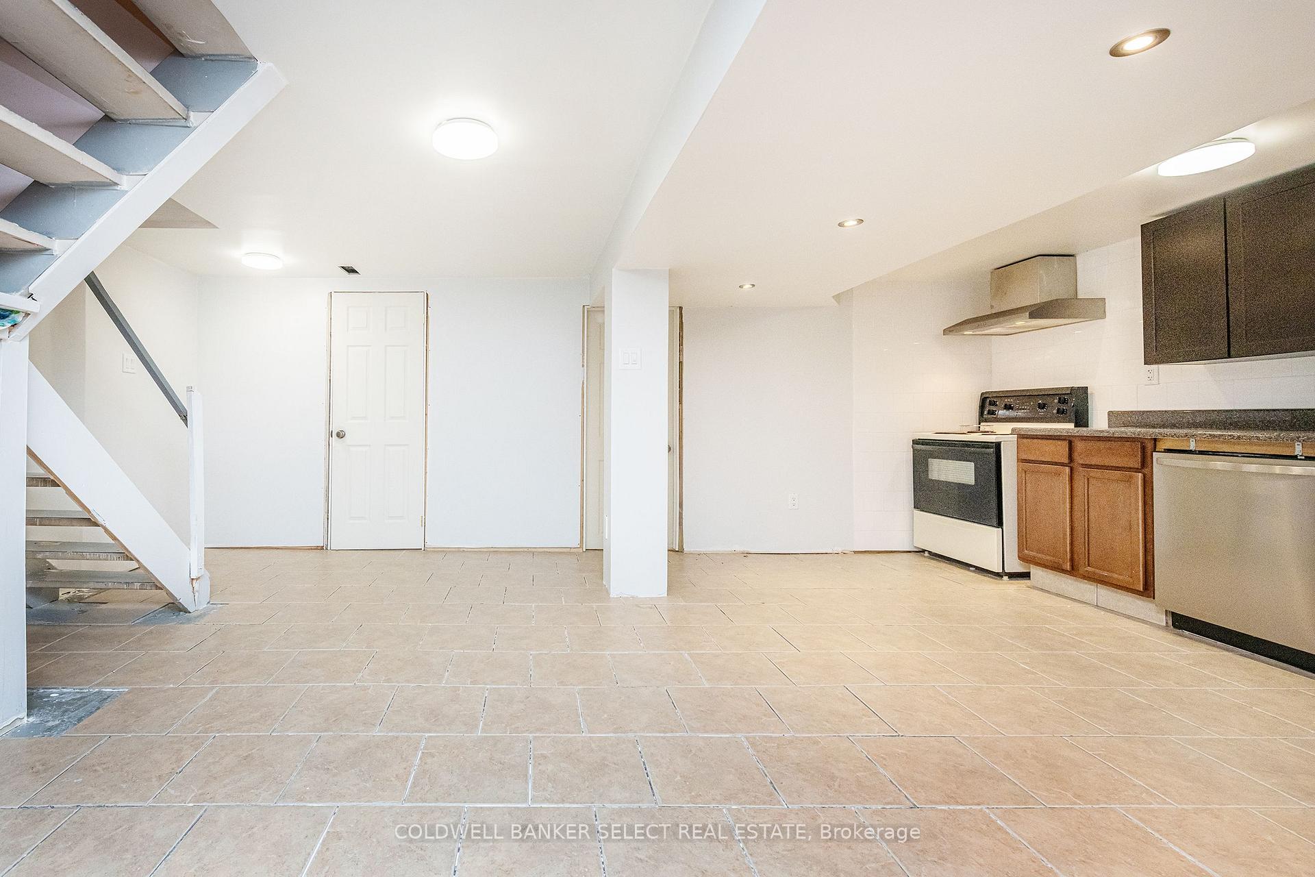 Photo 38 of 43 Morton Way, Brampton, Fletcher's West — HOMEH