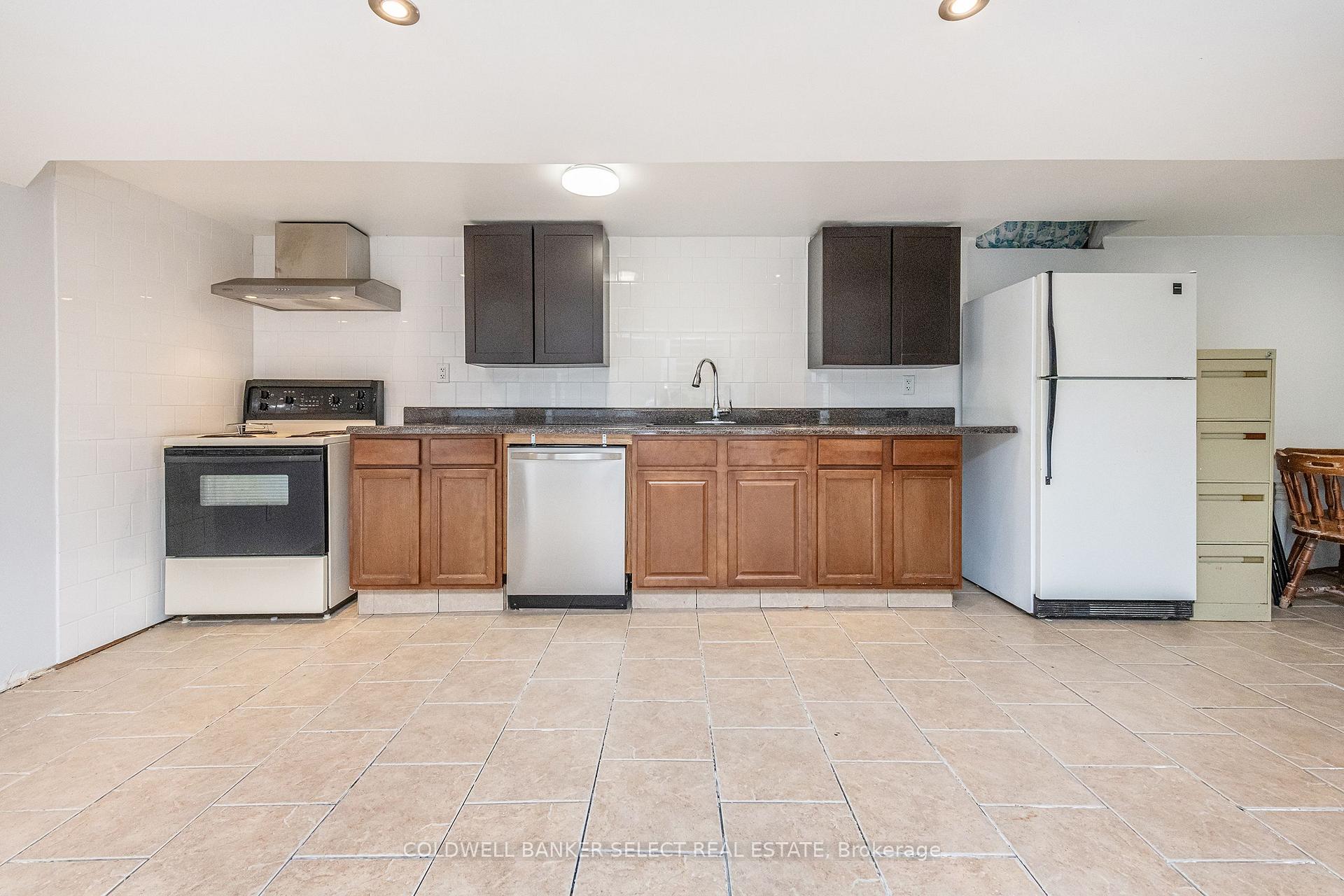 Photo 24 of 43 Morton Way, Brampton, Fletcher's West — HOMEH