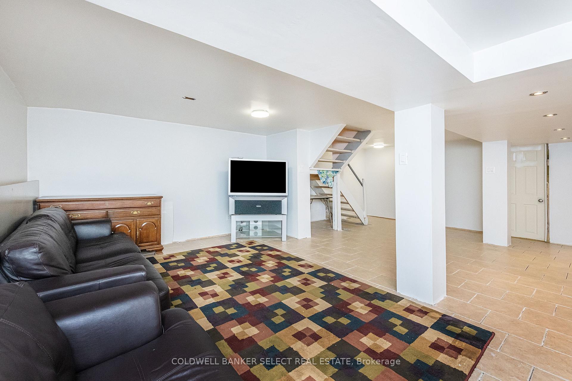 Photo 27 of 43 Morton Way, Brampton, Fletcher's West — HOMEH