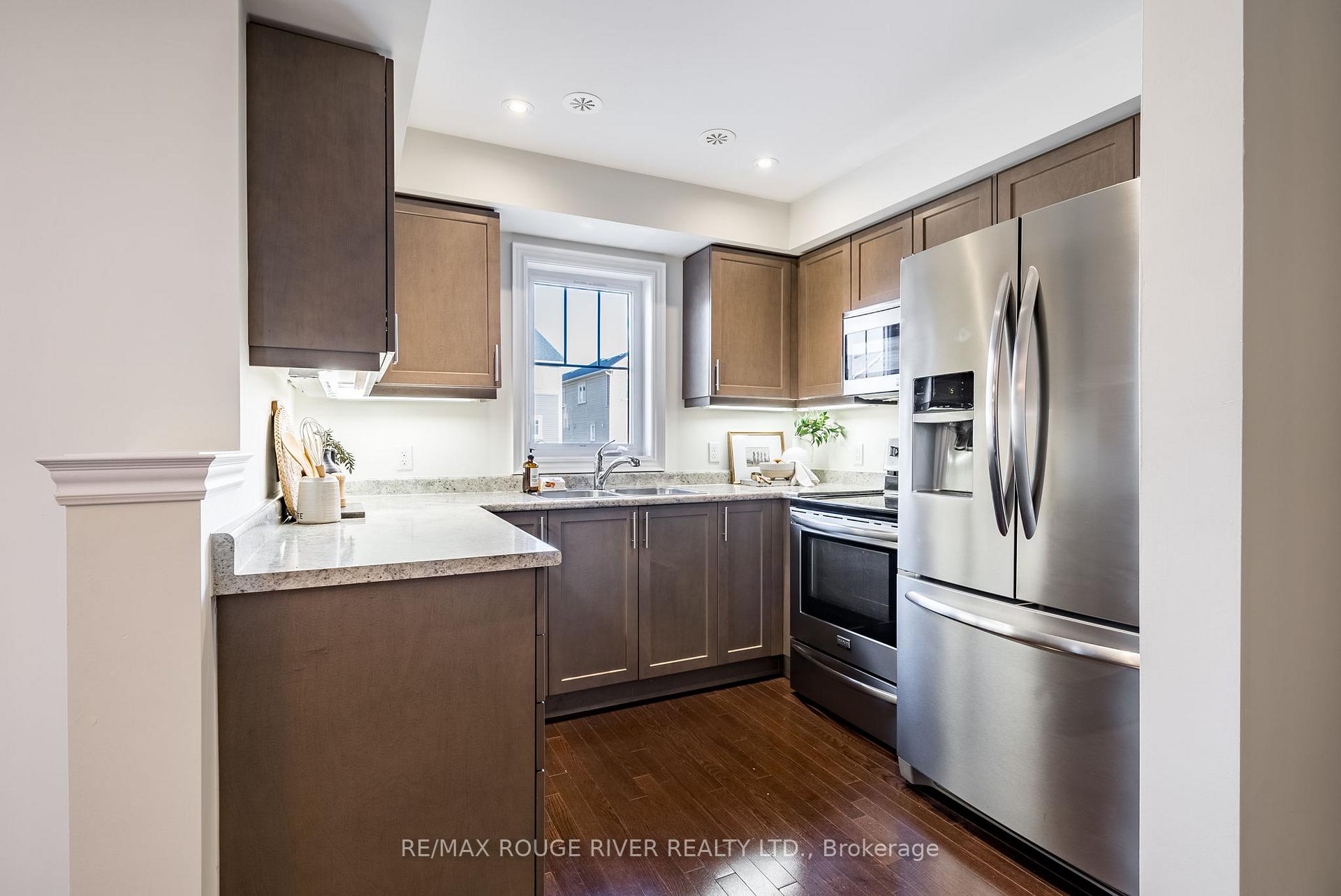 Photo 8 of 20 Nearco Crescent, Oshawa, Windfields — HOMEH