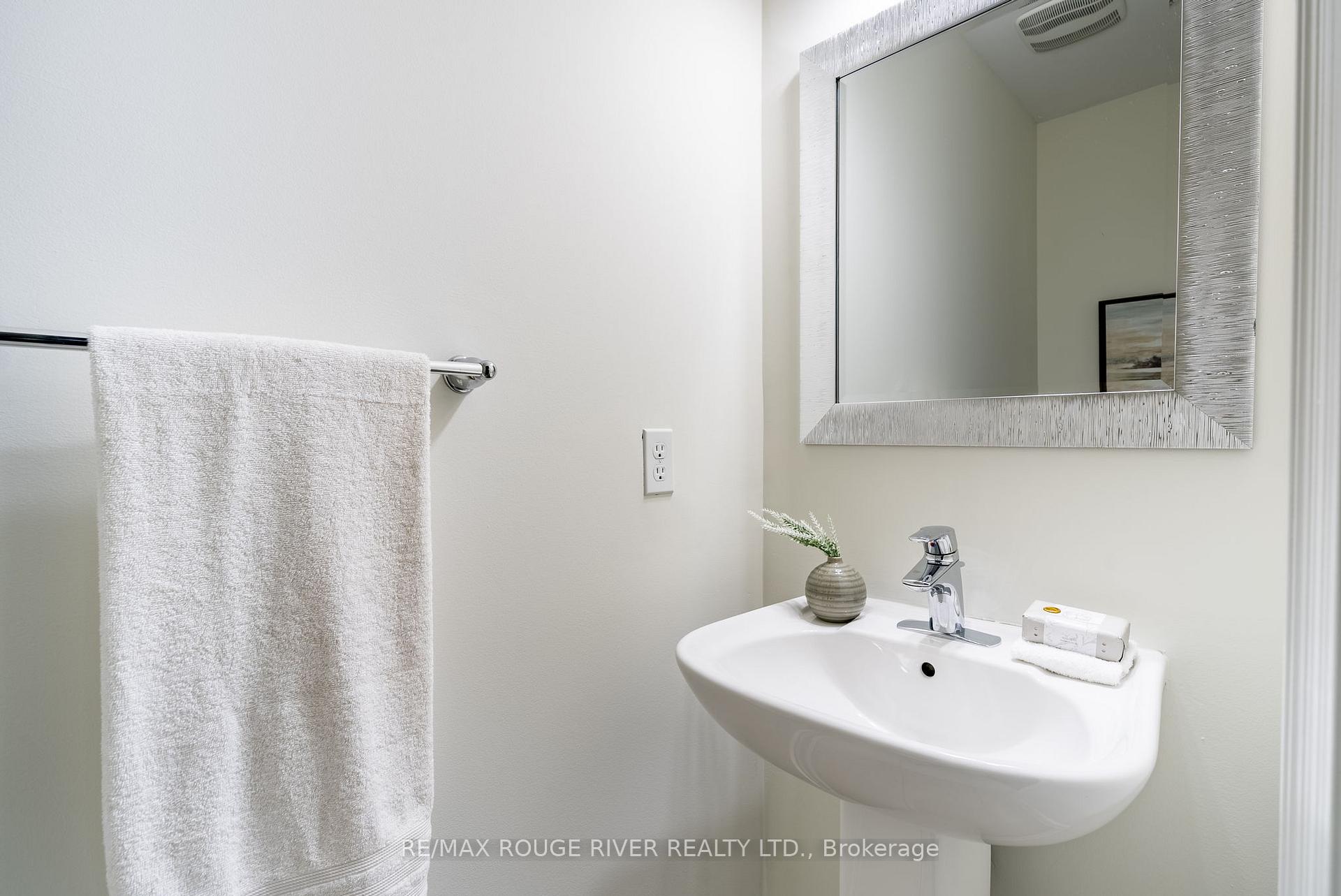 Photo 17 of 20 Nearco Crescent, Oshawa, Windfields — HOMEH