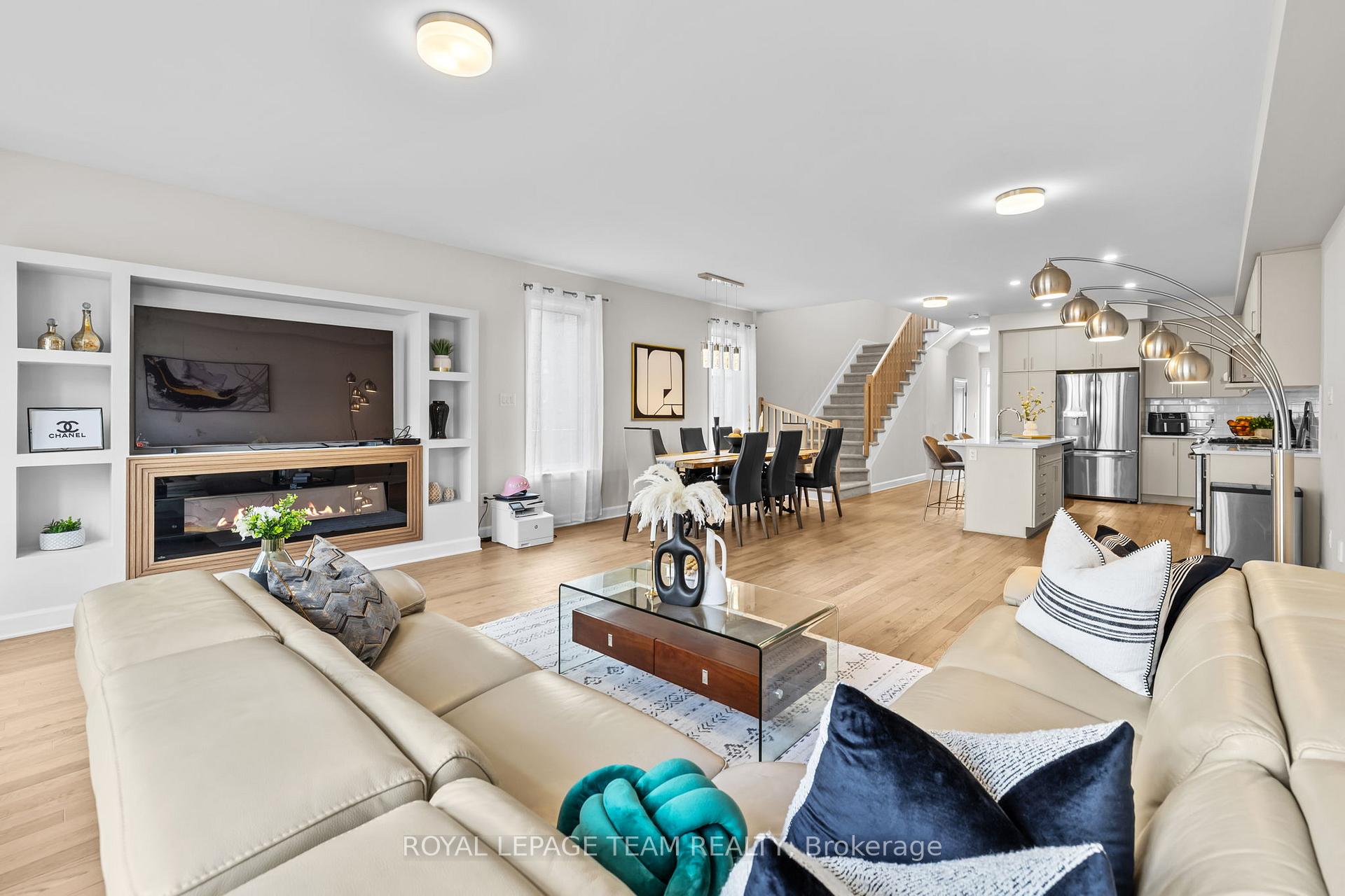 Photo 2 of 908 Clarkia Street, Ottawa, Blossom Park/Kemp Park/Findlay Creek — HOMEH
