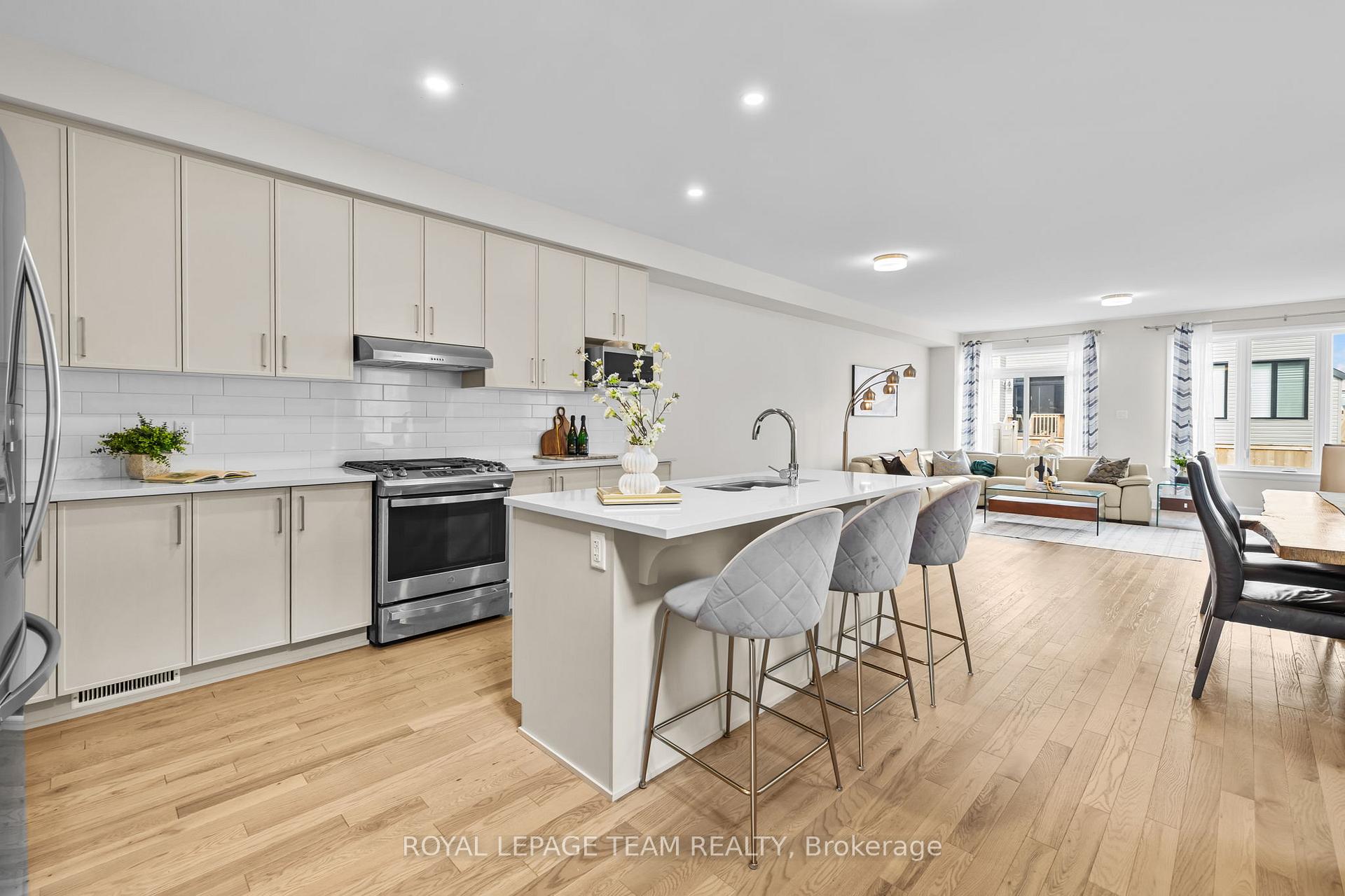 Photo 13 of 908 Clarkia Street, Ottawa, Blossom Park/Kemp Park/Findlay Creek — HOMEH