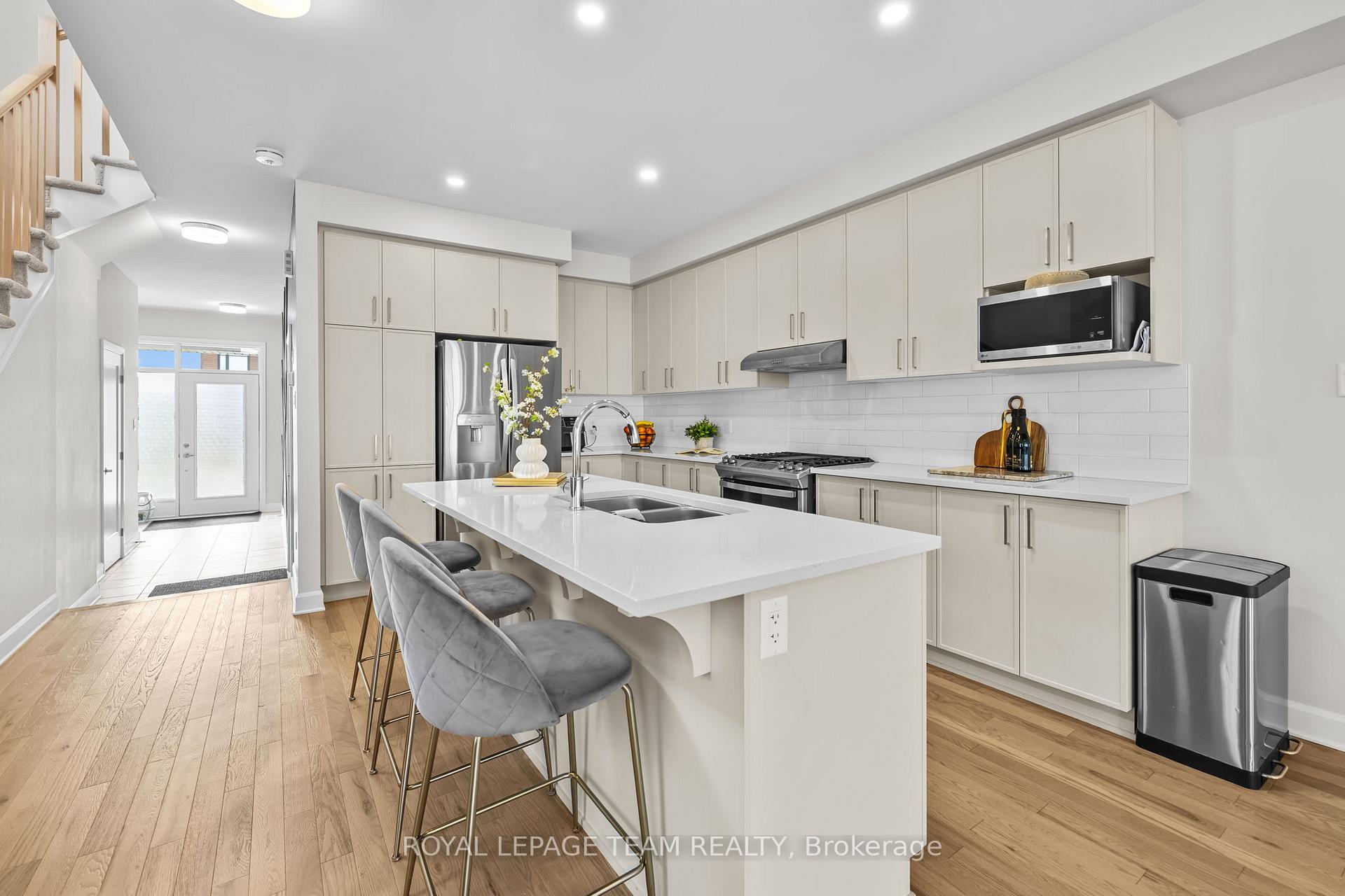 Photo 9 of 908 Clarkia Street, Ottawa, Blossom Park/Kemp Park/Findlay Creek — HOMEH