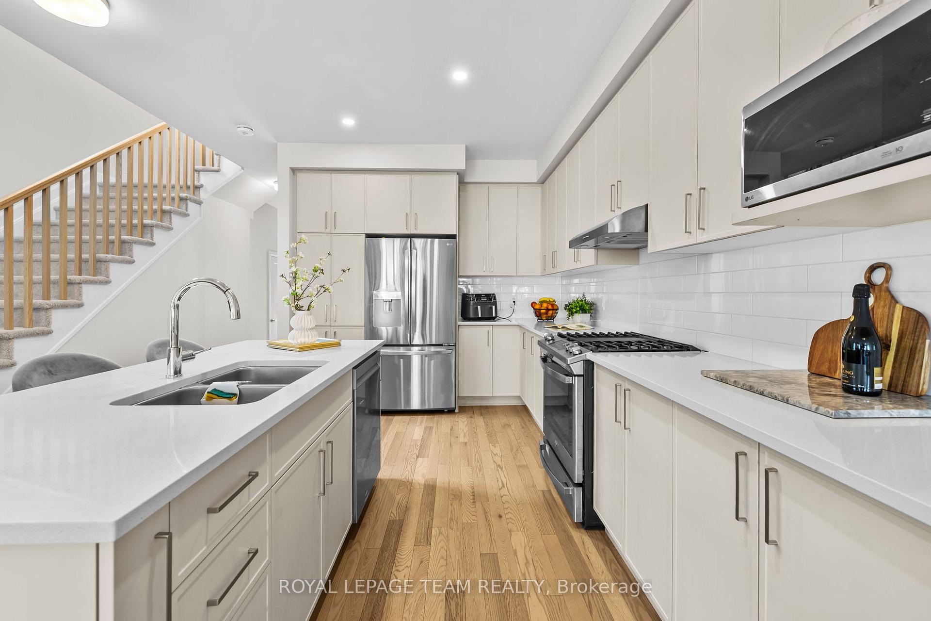 Photo 10 of 908 Clarkia Street, Ottawa, Blossom Park/Kemp Park/Findlay Creek — HOMEH