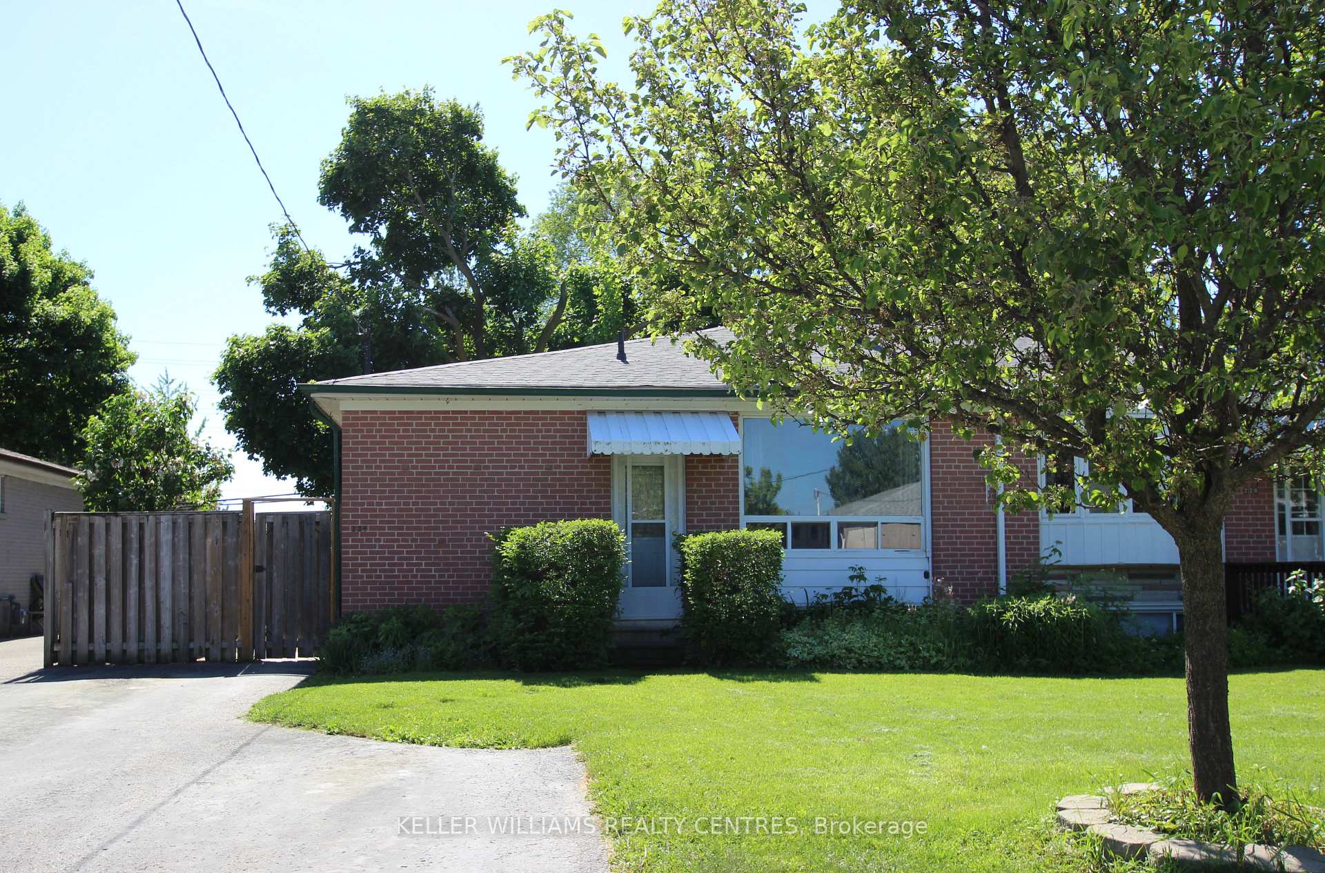 Photo 1 of 224 Axminster Drive, Richmond Hill, Crosby — HOMEH